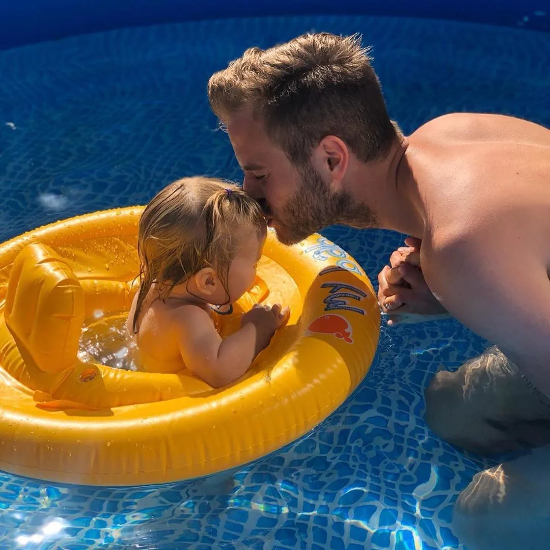 ZIEN: Jim Bakkum deelt foto van prachtige dochter