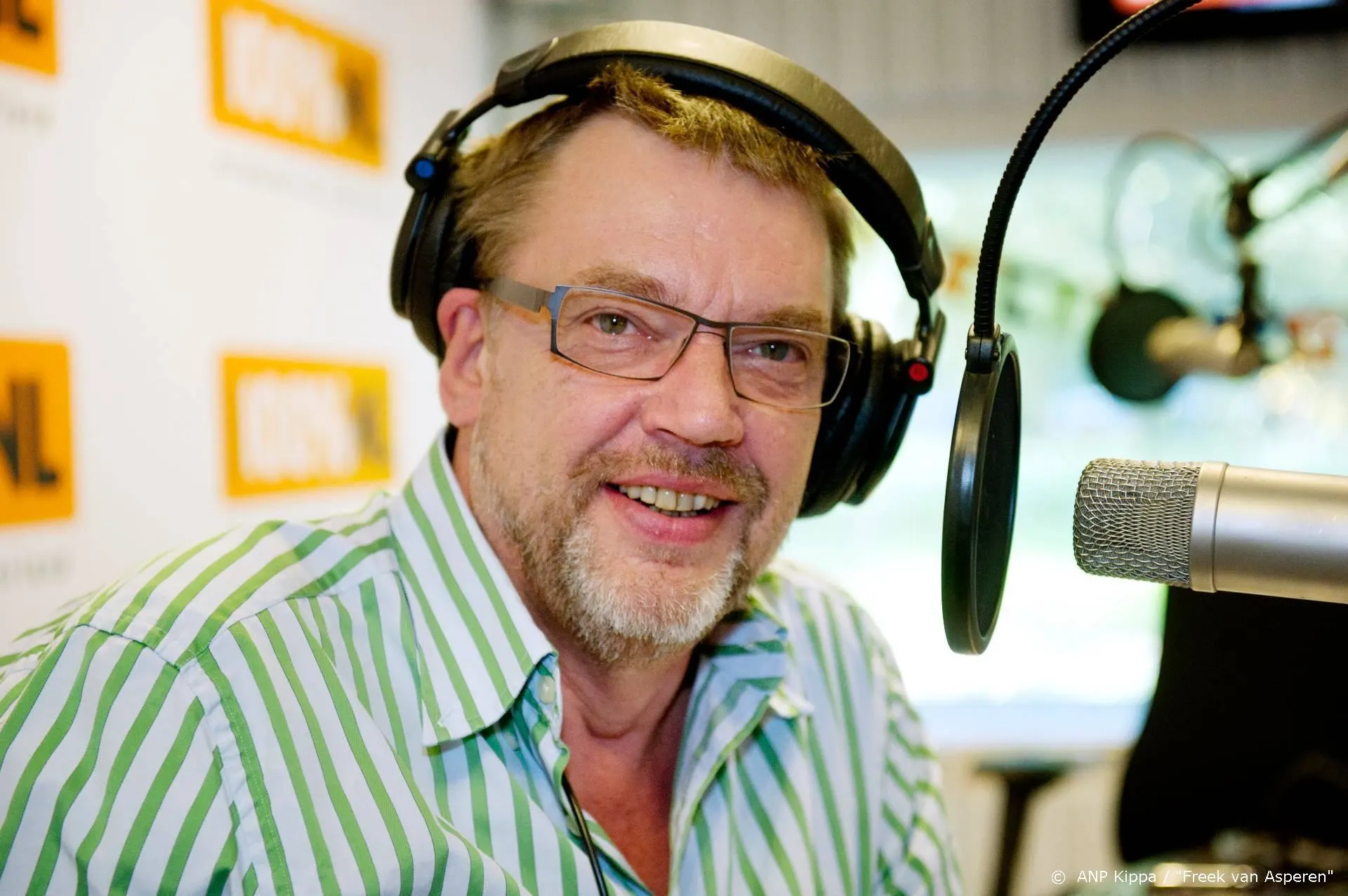 Henk Westbroek heeft last van 'dikkevingersyndroom'