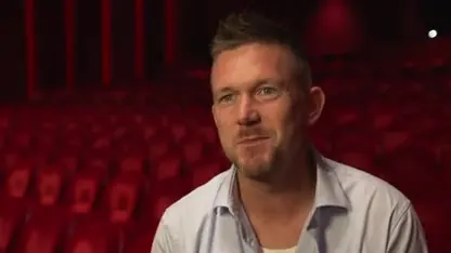 Johnny de Mol geeft zich helemaal bloot
