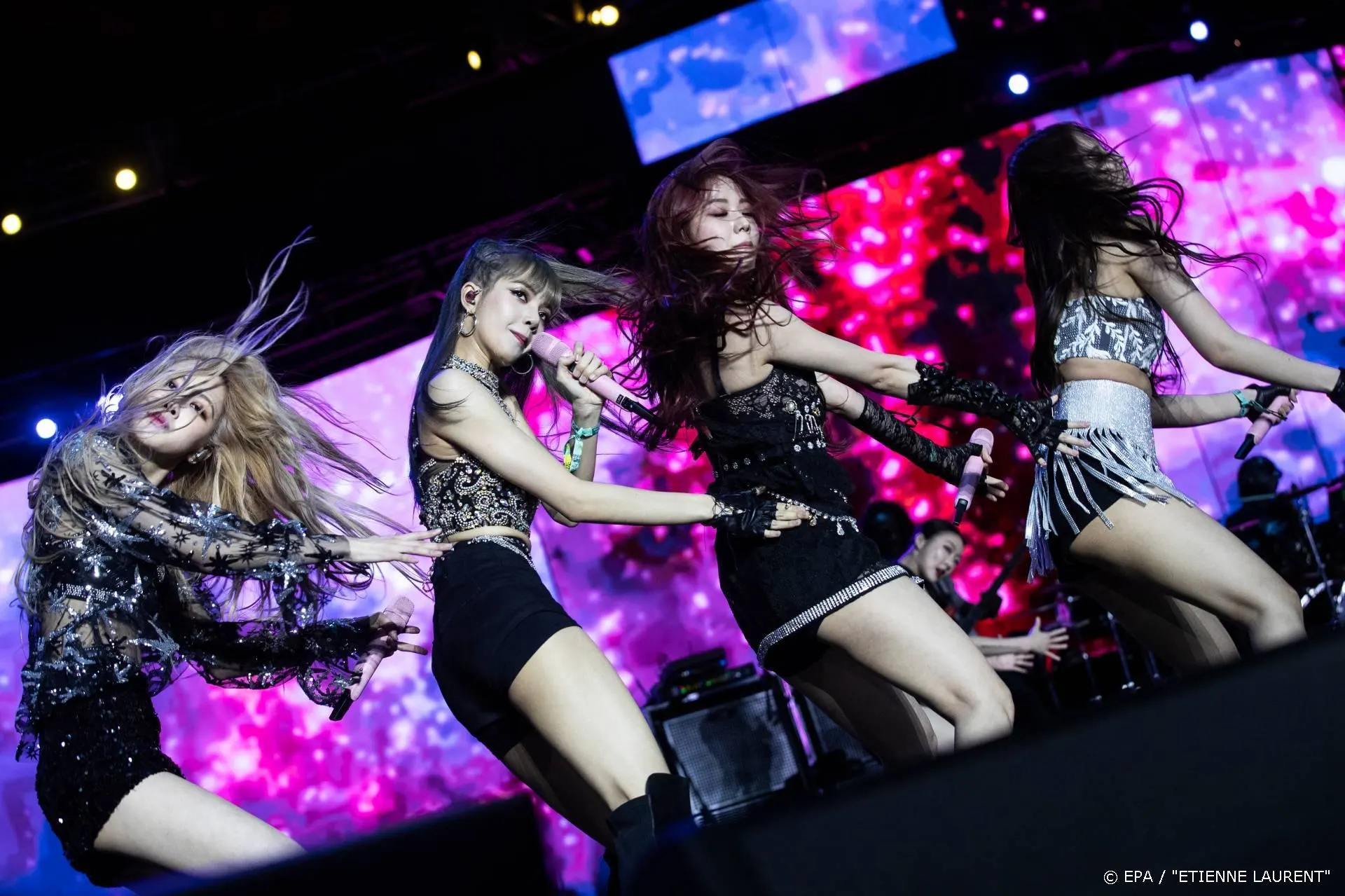 Blackpink past video aan en haalt beeld hindoegod eruit
