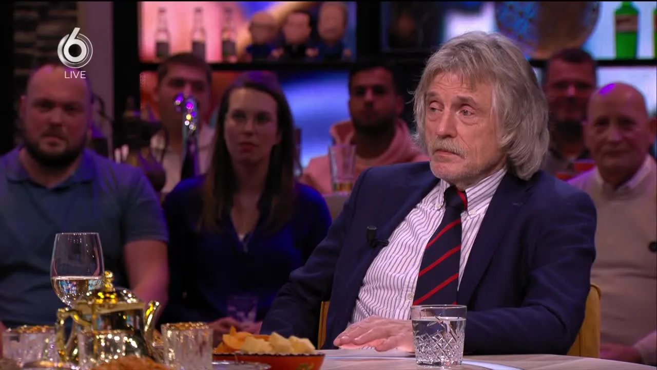 Derksen en Van der Gijp over Makkelie die Messi strafschop gaf