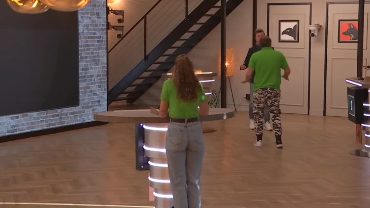 ZIEN: Jan Versteegh geconfronteerd met woeste Bondgenoten-deelnemer 