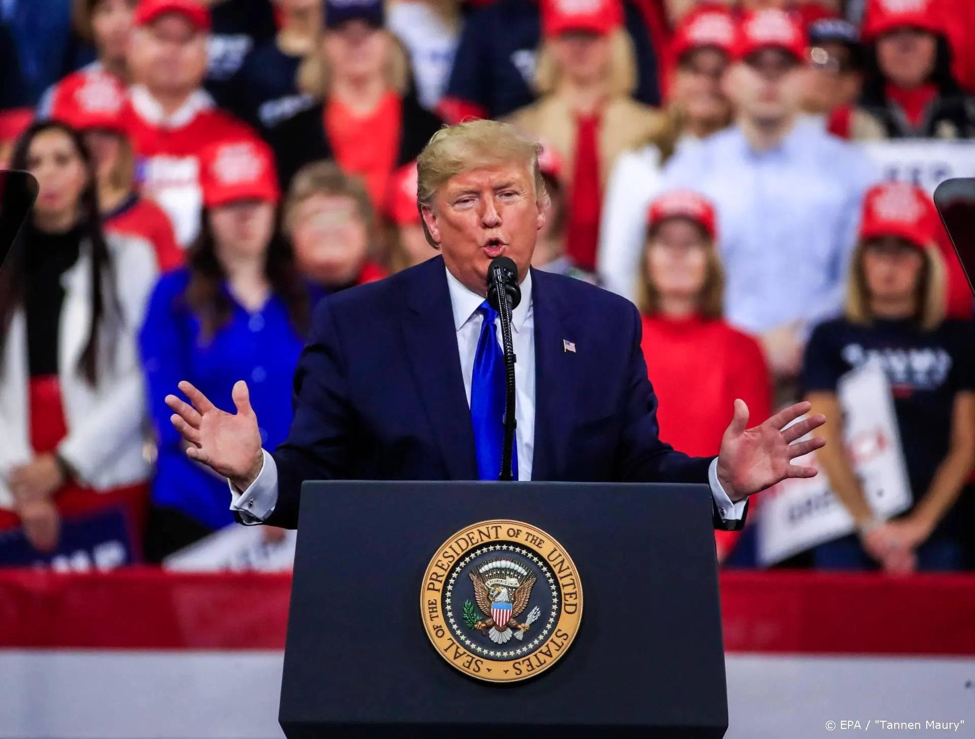 R.E.M. overweegt stappen tegen Trump voor gebruik muziek