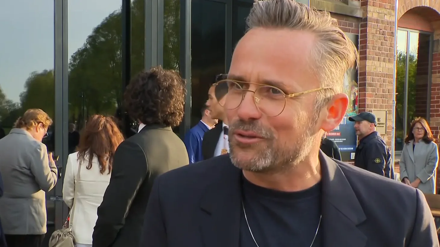 Bekend Nederland dompelt zich onder in digitale kunstwereld