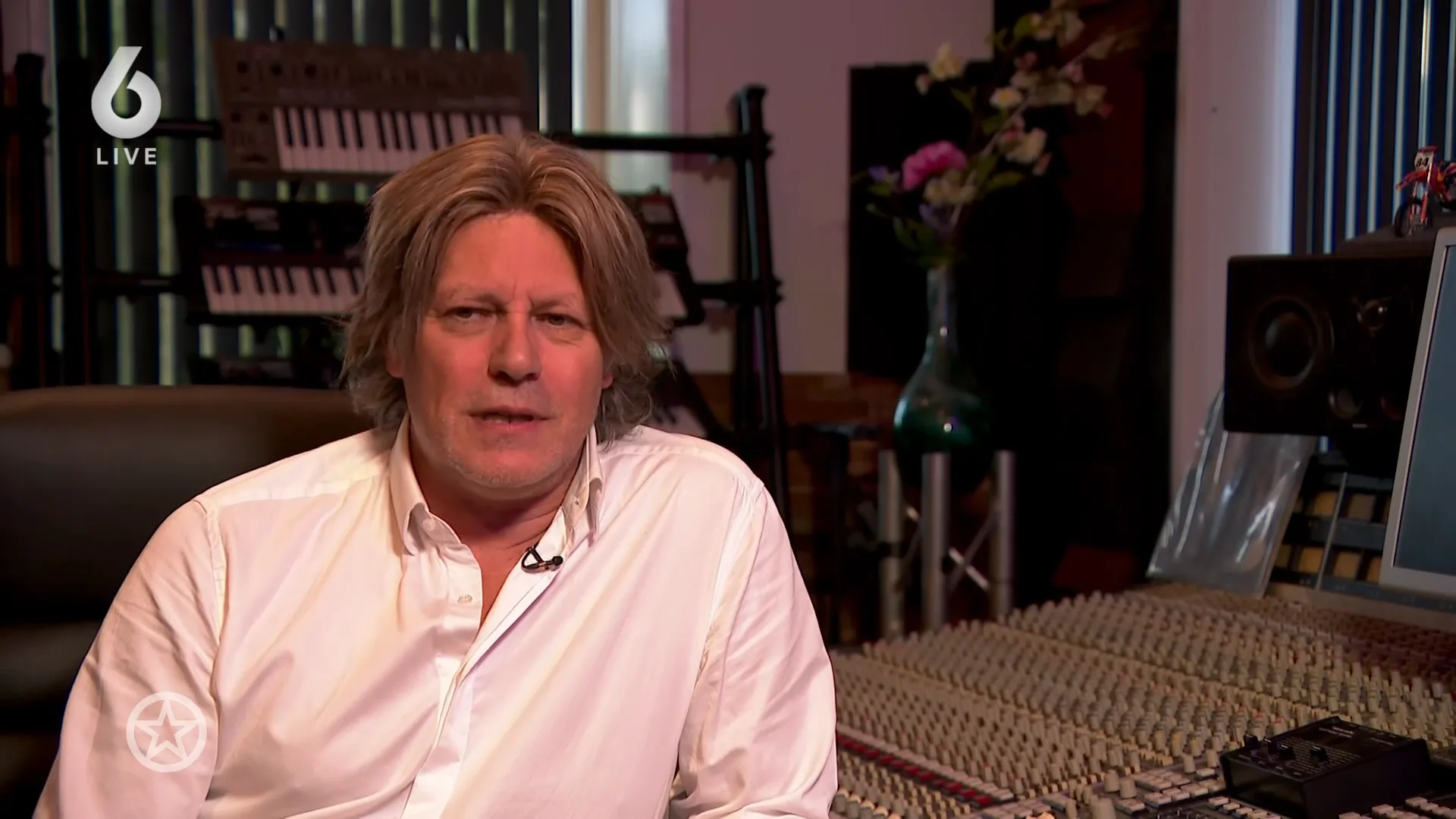 Edwin van Hoevelaak reageert op dat hij toch in de docu is te zien