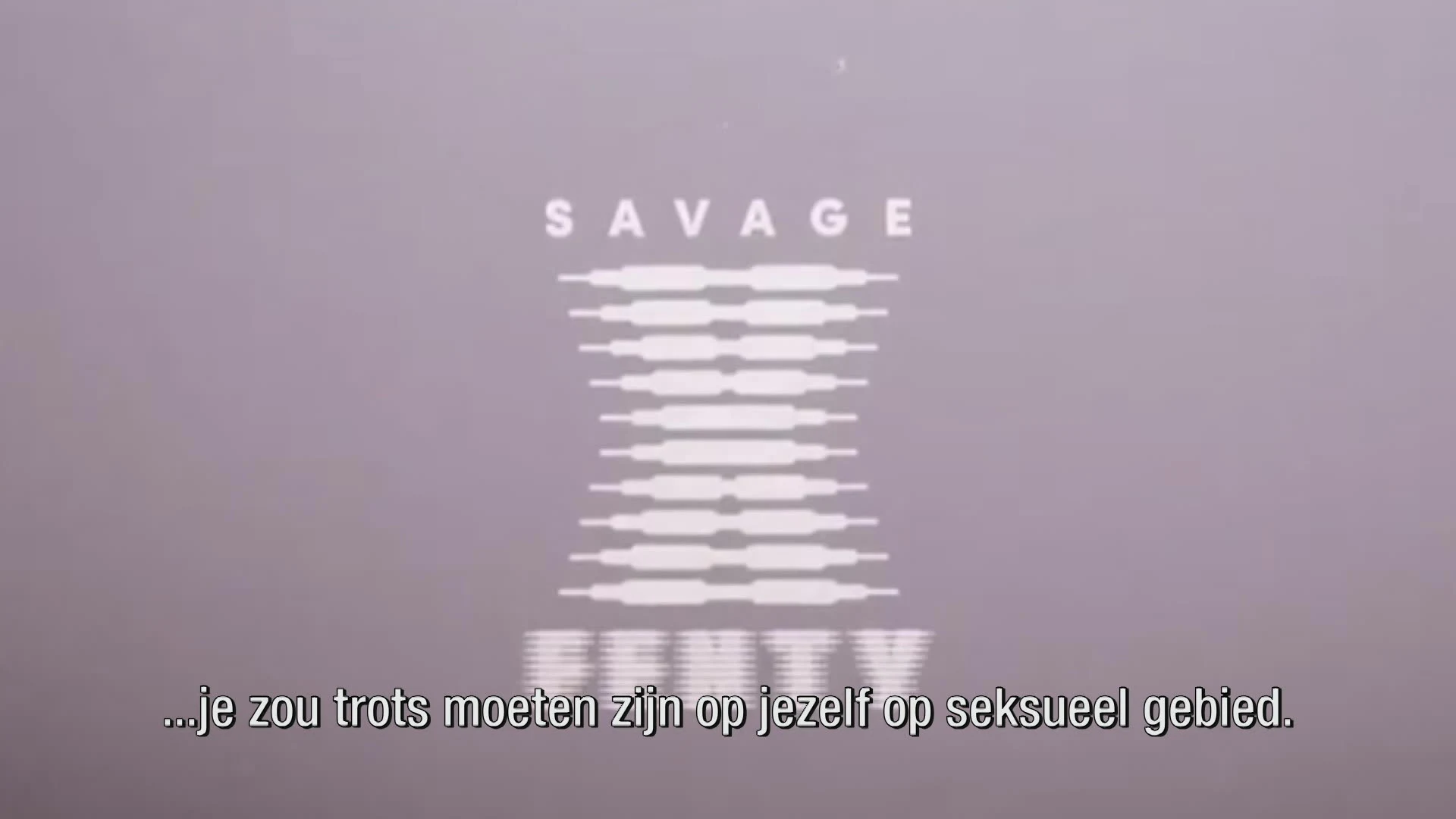 Rihanna presenteert lingerielijn