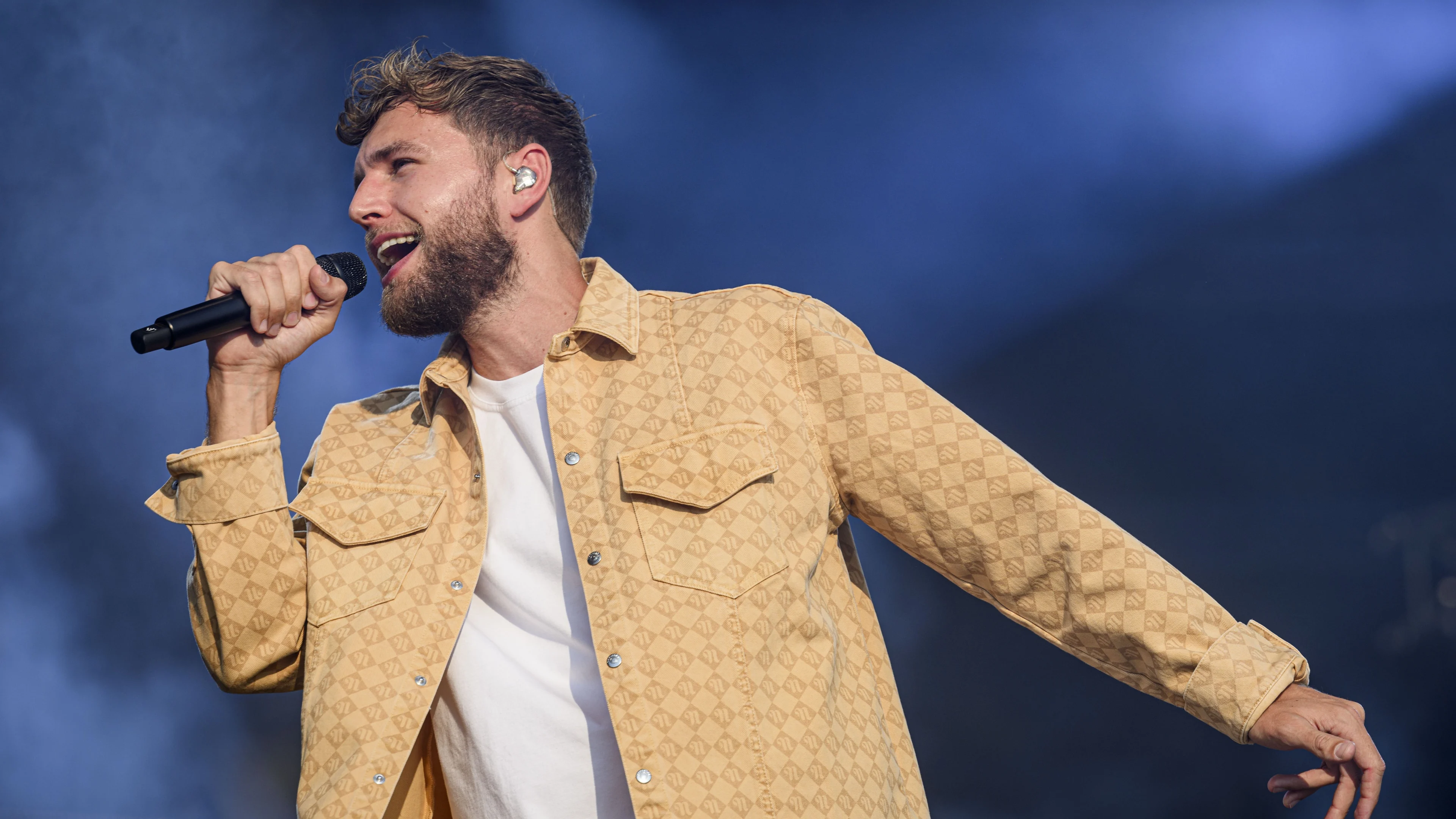 Nieuwe The Voice-presentator laat zich uit over zieke Freek Rikkerink