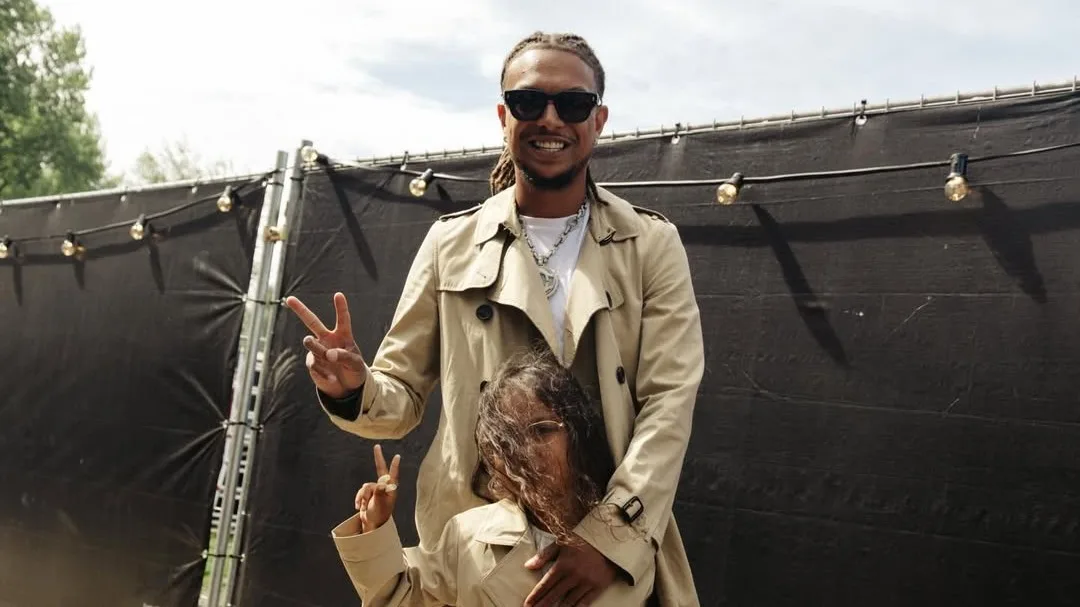 Ronnie Flex zet jarige dochter Nori in het zonnetje