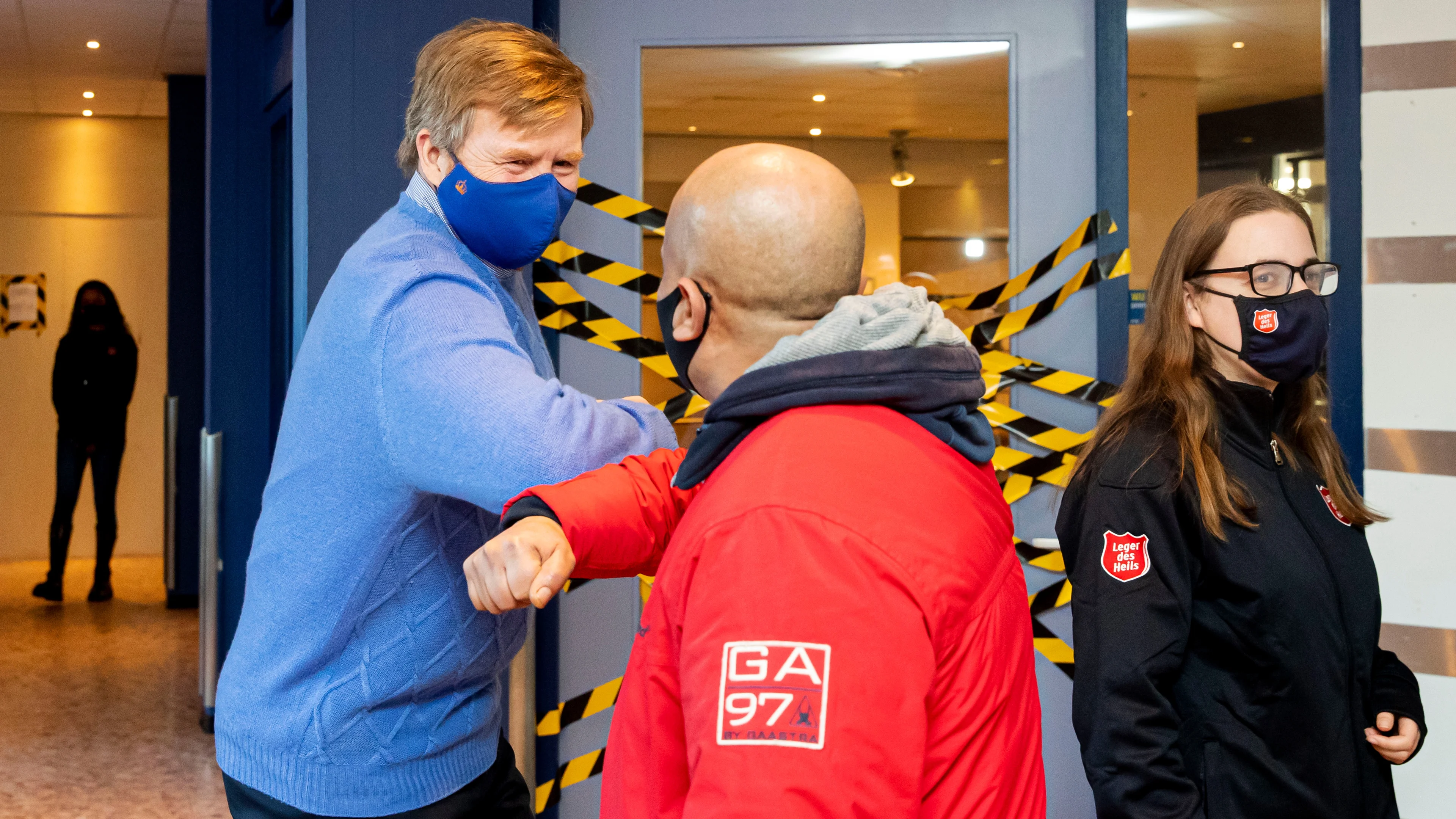 Dakloze vraagt Willem-Alexander wat zijn bezoek 'schuift'