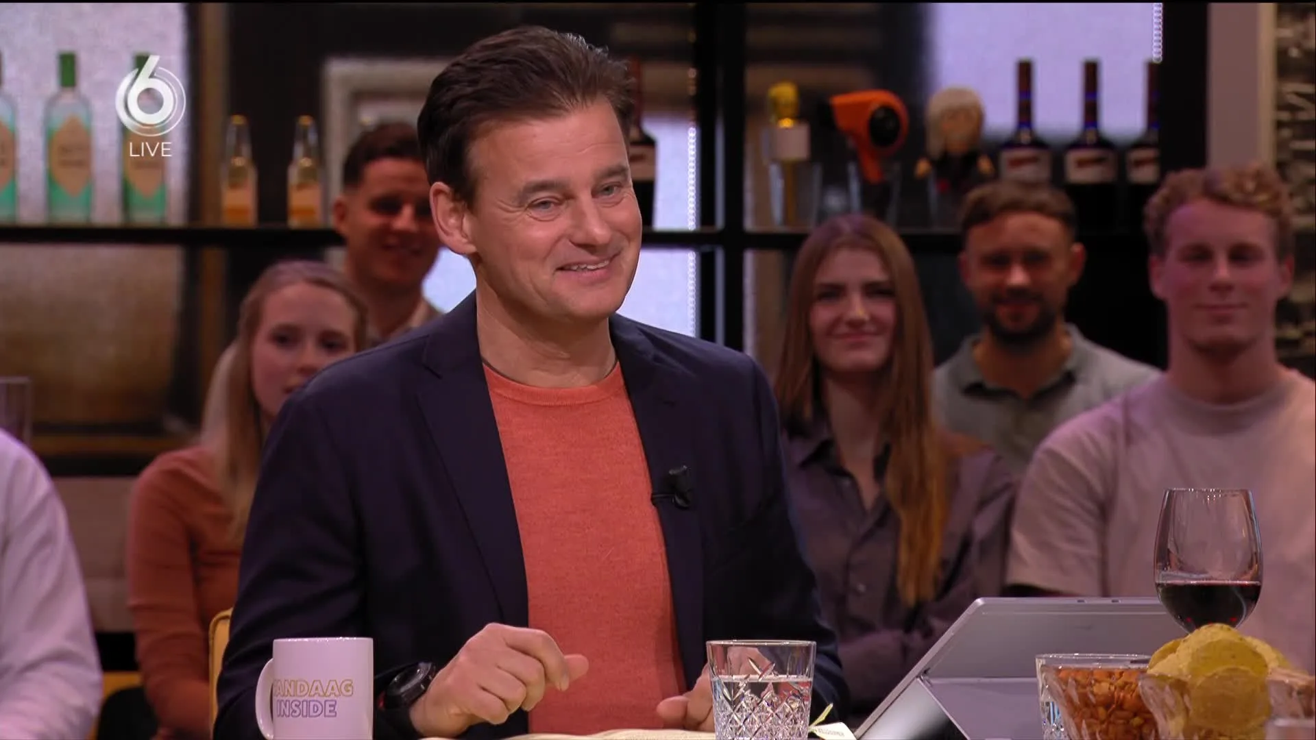 Johan: 'Heb jij een buitenechtelijke relatie?'