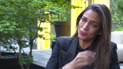 Touriya in tranen: Greg was gewoon hardhandig