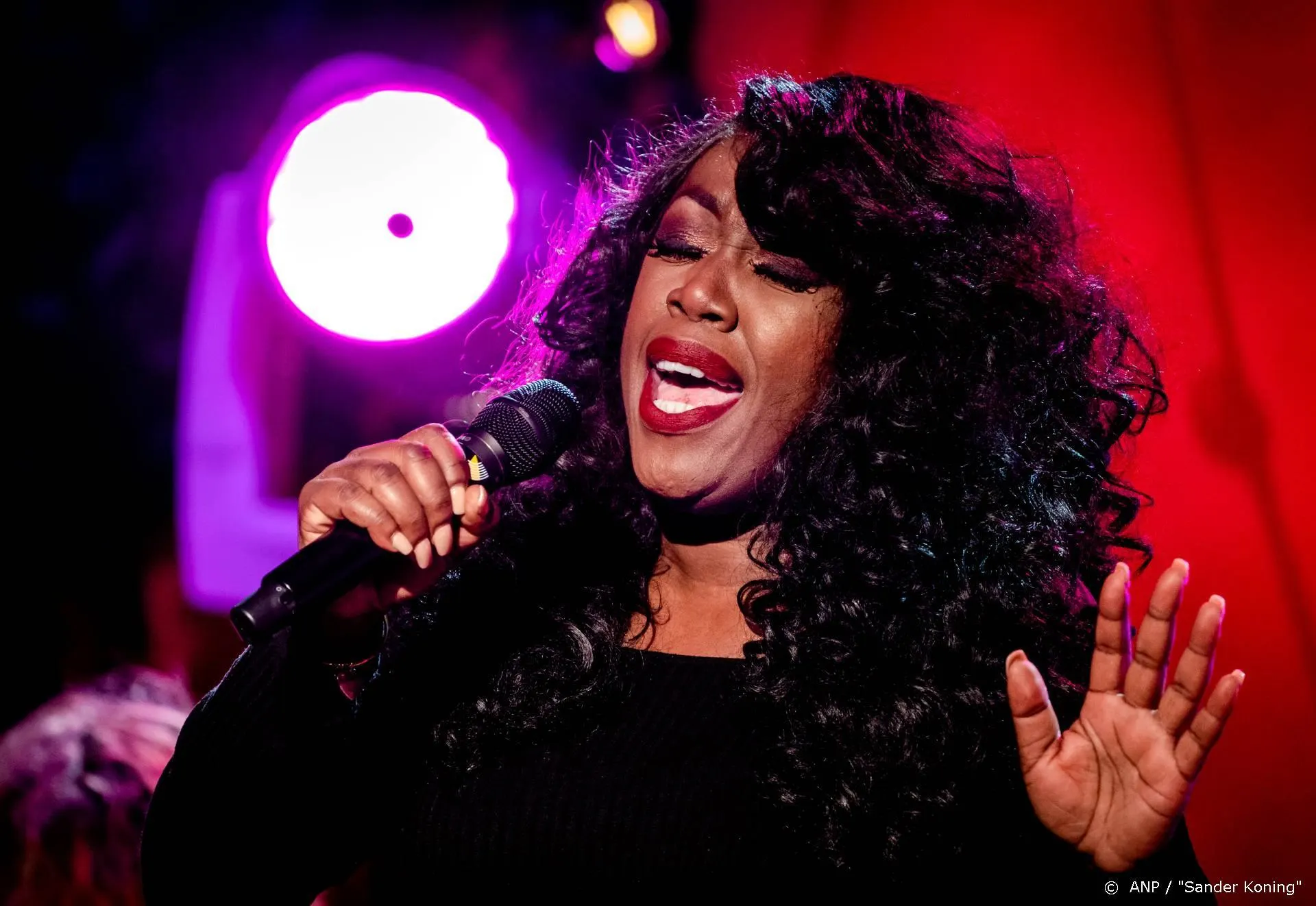 Berget Lewis geeft dinnershows in Amsterdam en Rotterdam