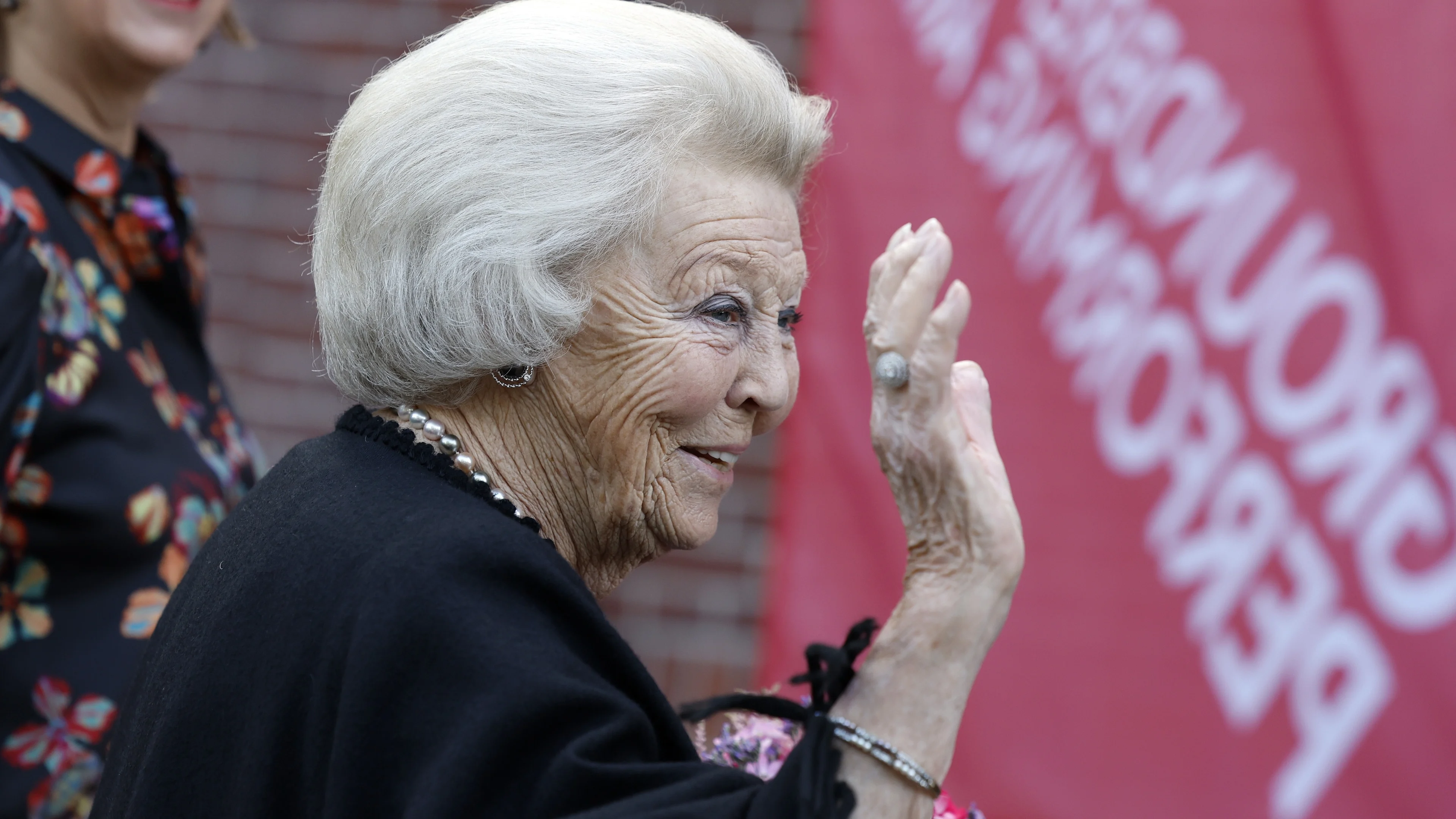 Beatrix' creatieve hand levert dit forse bedrag op