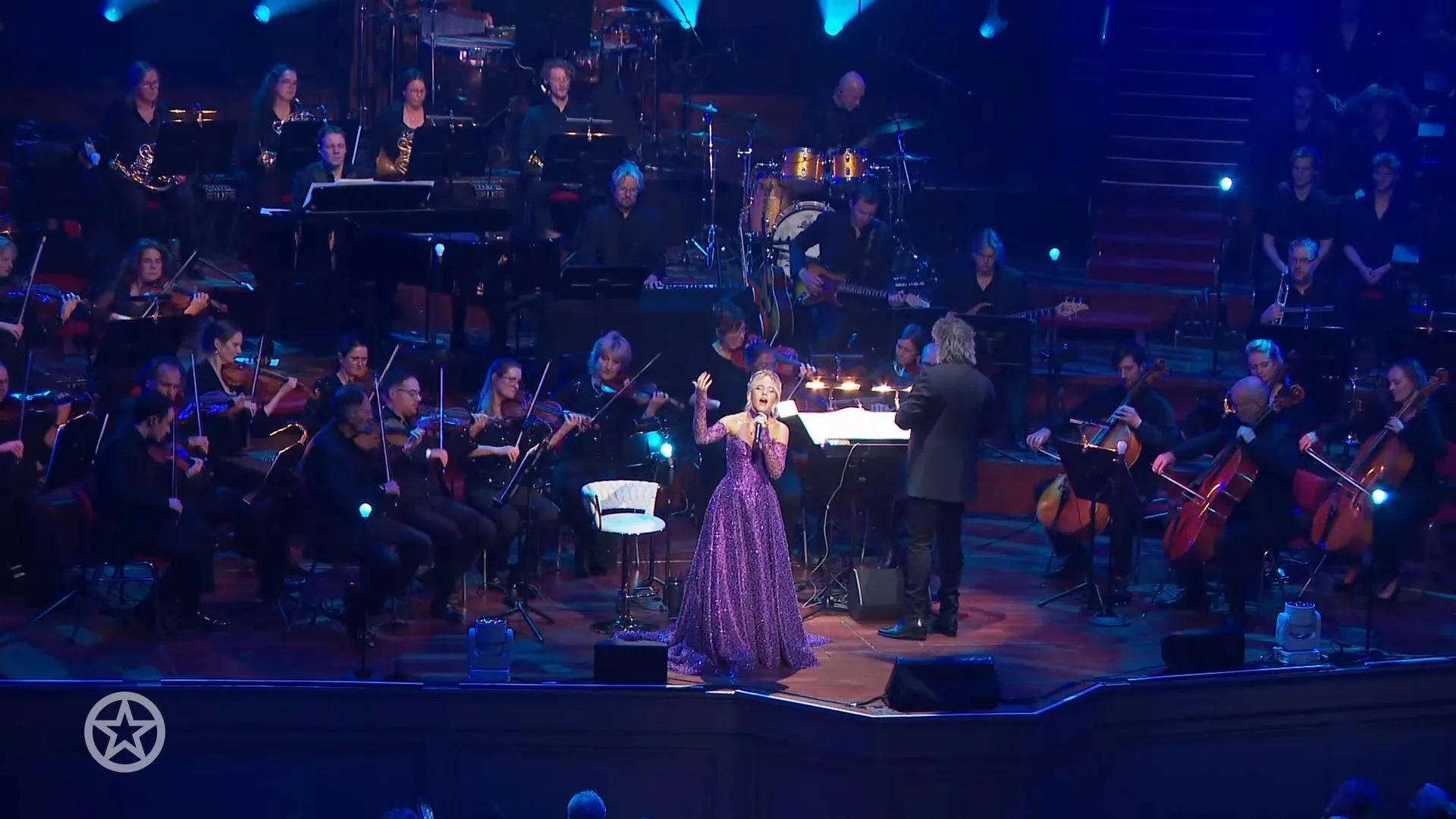 Zangeres Emma Kok geeft eerste soloshow in Concertgebouw in Amsterdam