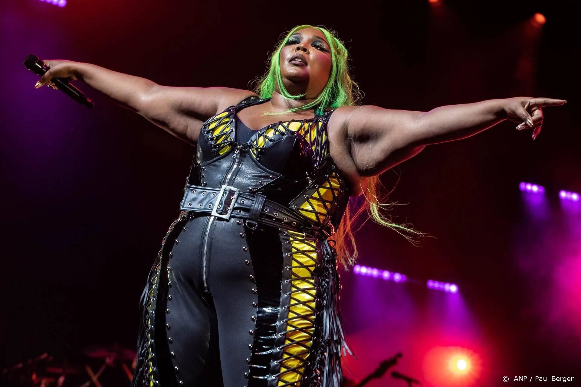 Lizzo overweegt aanklacht tegen voormalige achtergronddansers