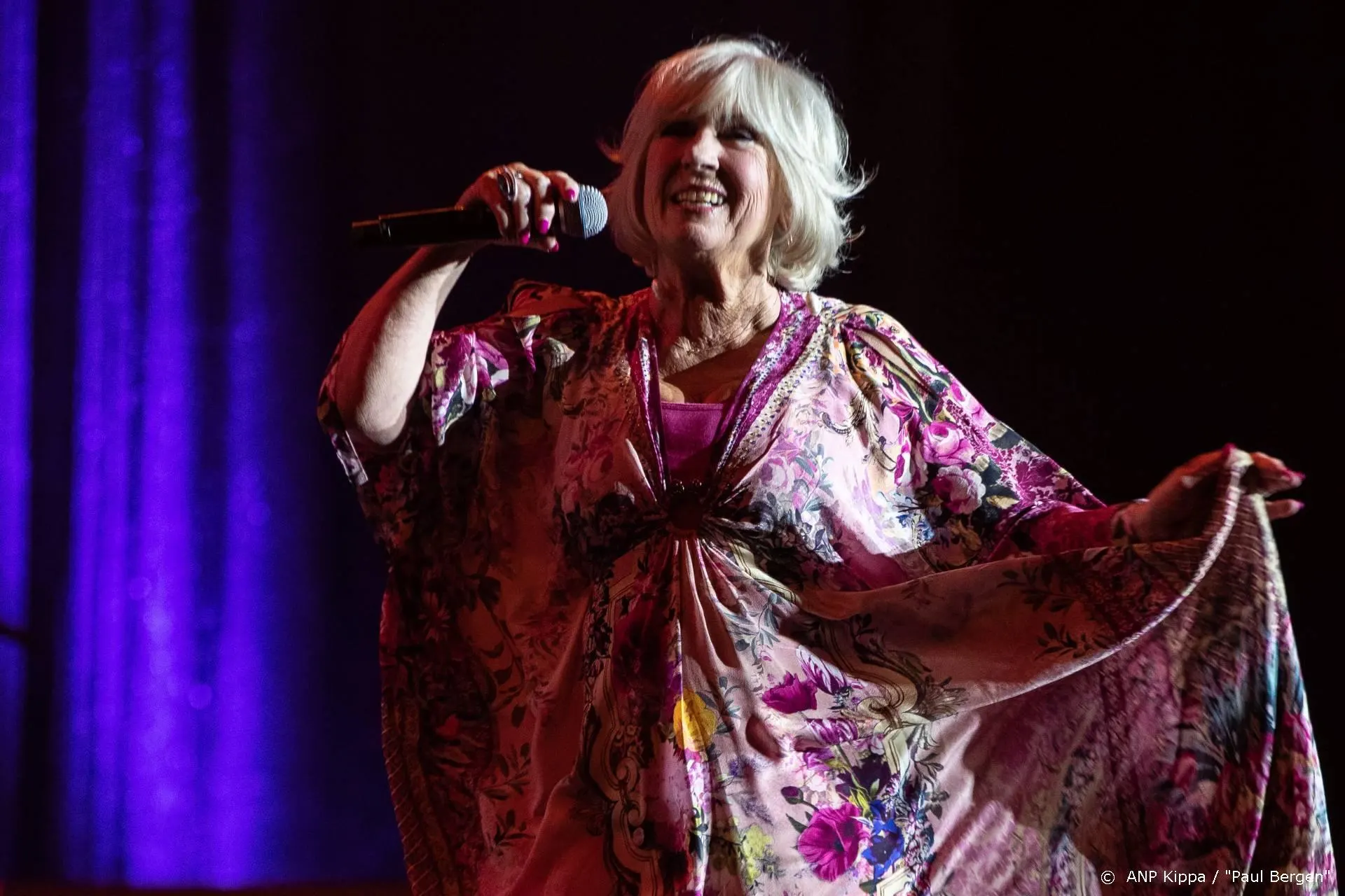 Willeke Alberti met jubileumtournee het land in