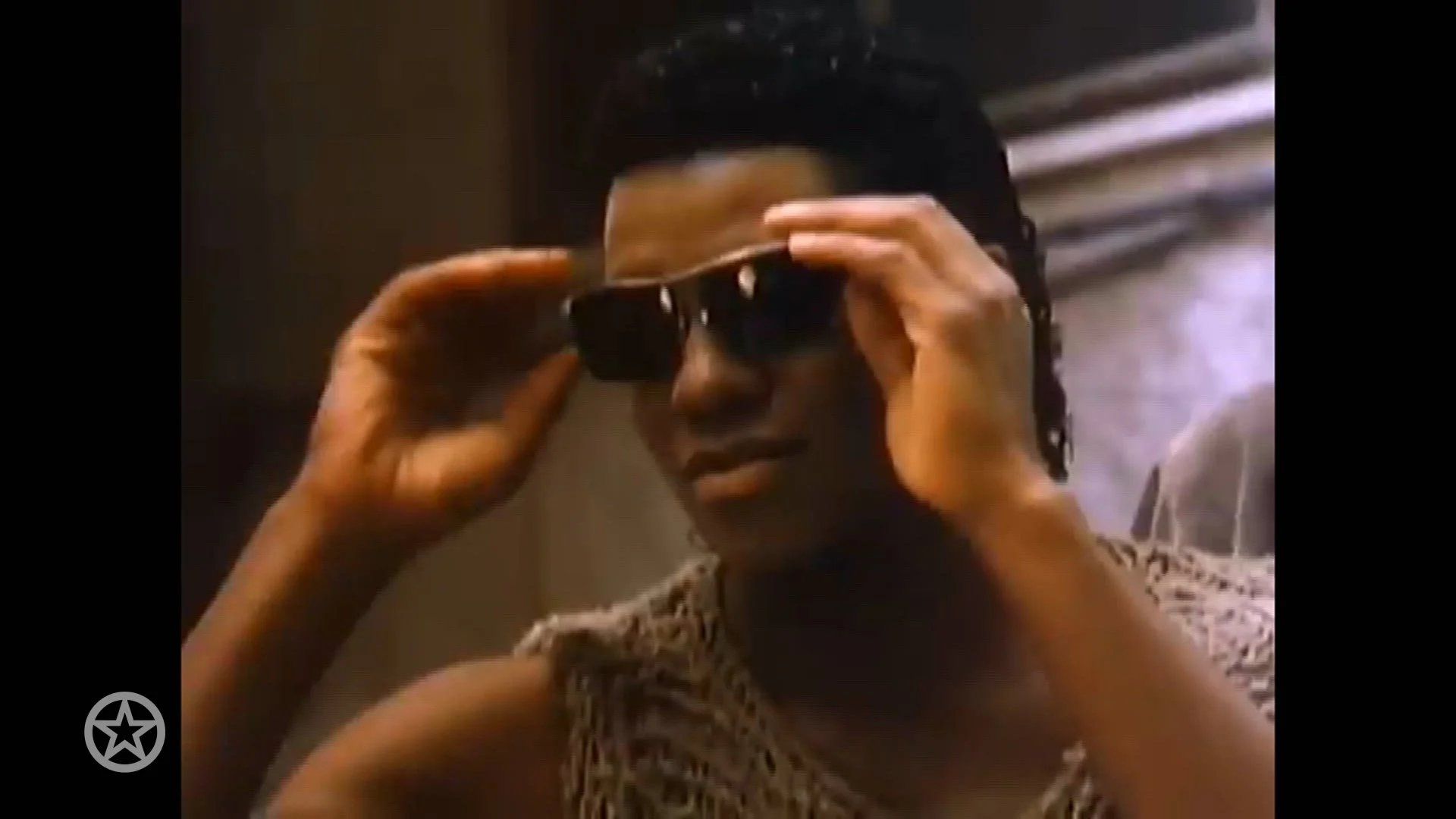 Jermaine Jackson zorgt voor opschudding met zijn opvallende kapsel