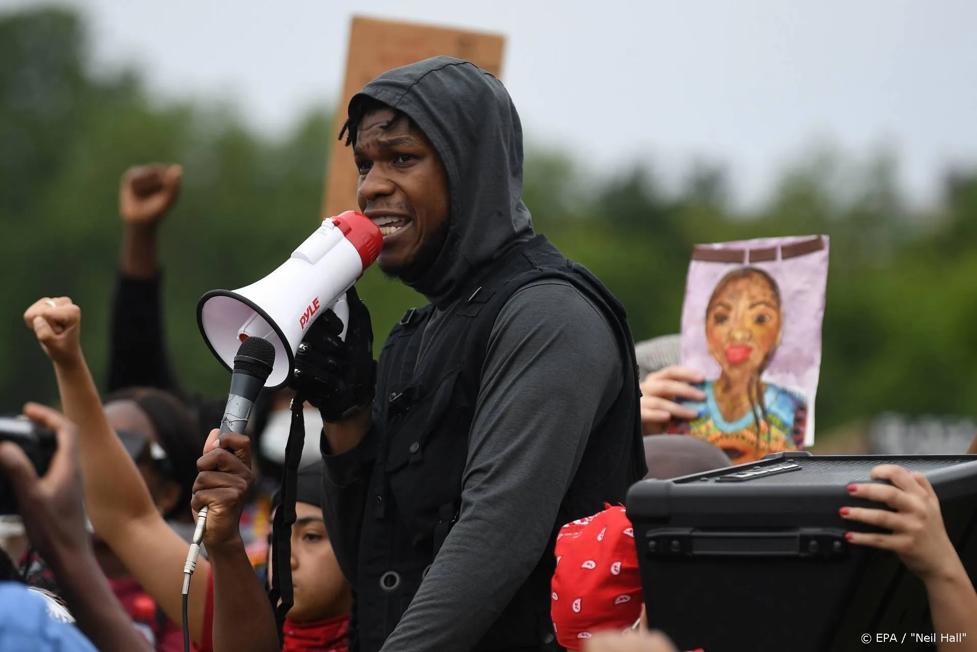 John Boyega bedankt voor alle steun na emotionele BLM-speech