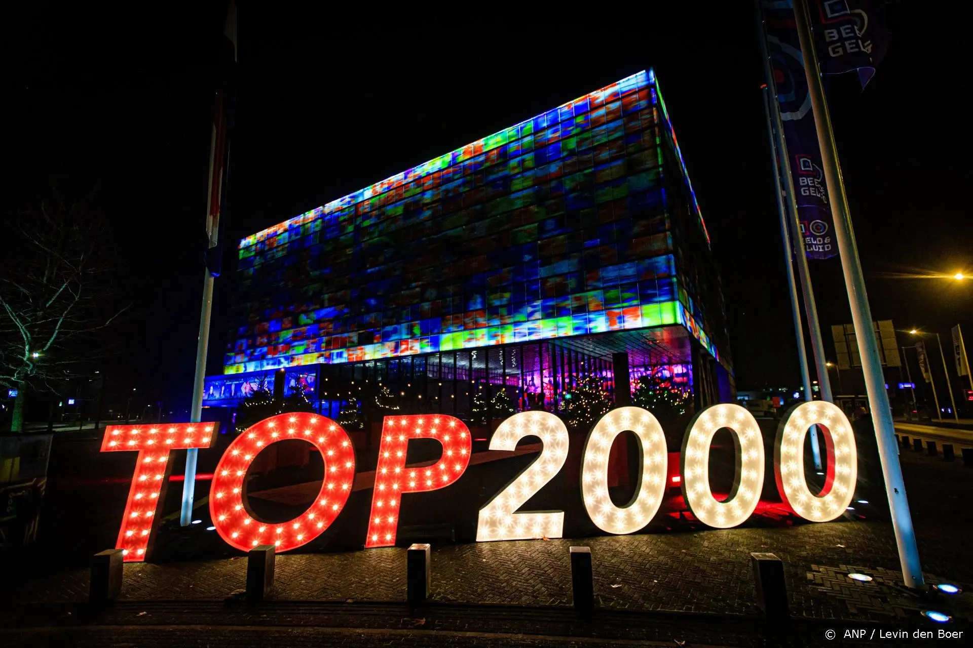 Letters Top 2000 Café gestolen