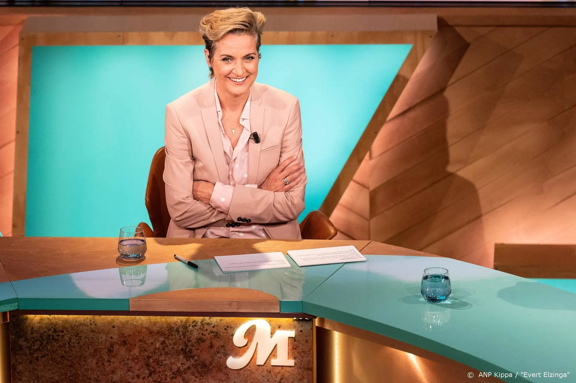 Margriet van der Linden heropent Carré met speciale M