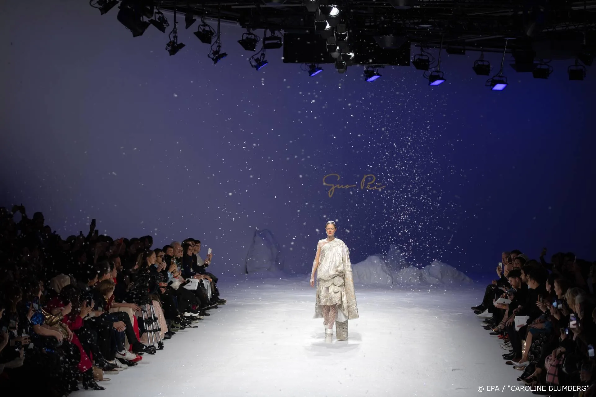 Modemaand traditiegetrouw afgesloten in Parijs