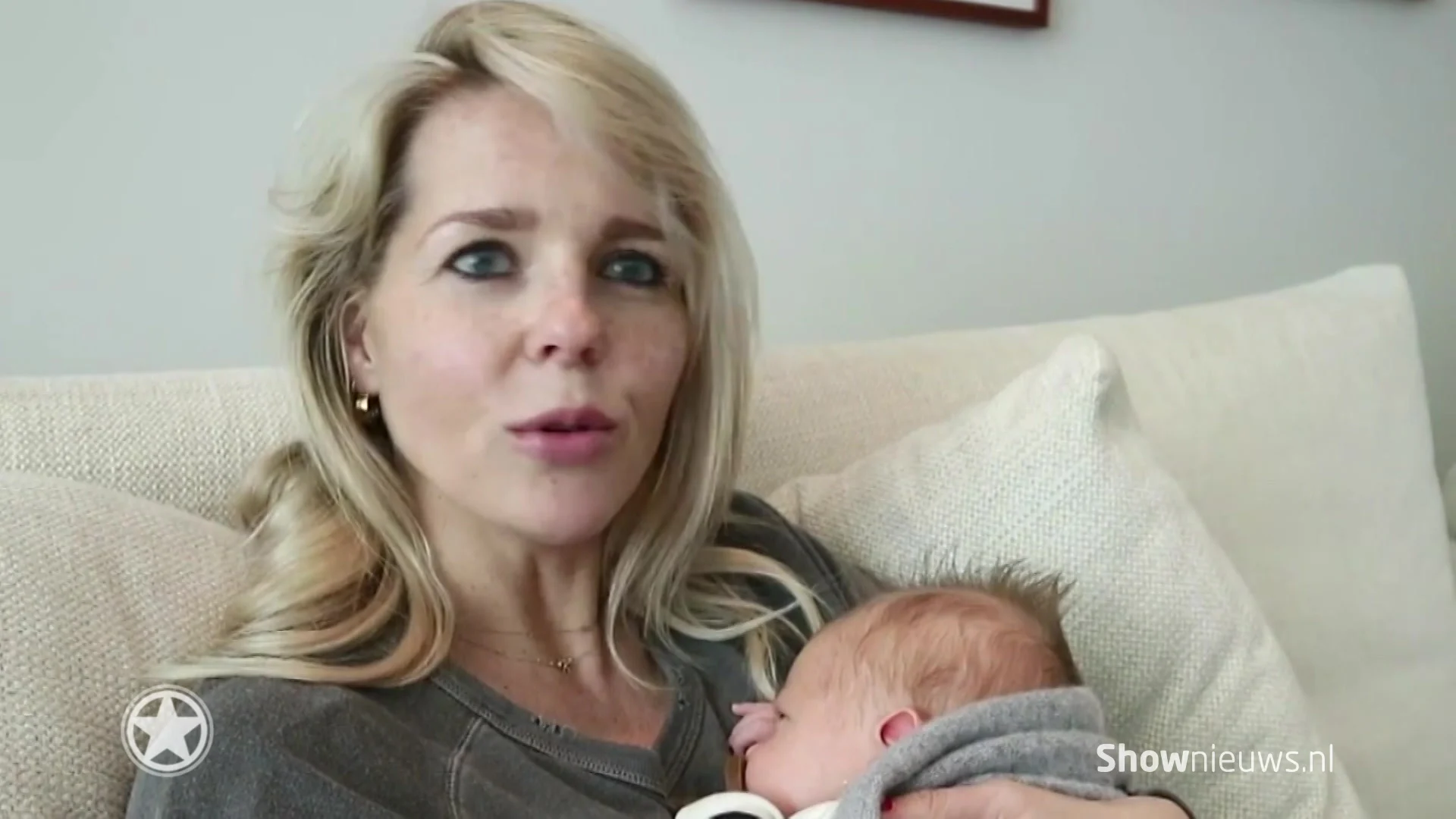 De eerste bewegende beelden van Chantal's zoontje!