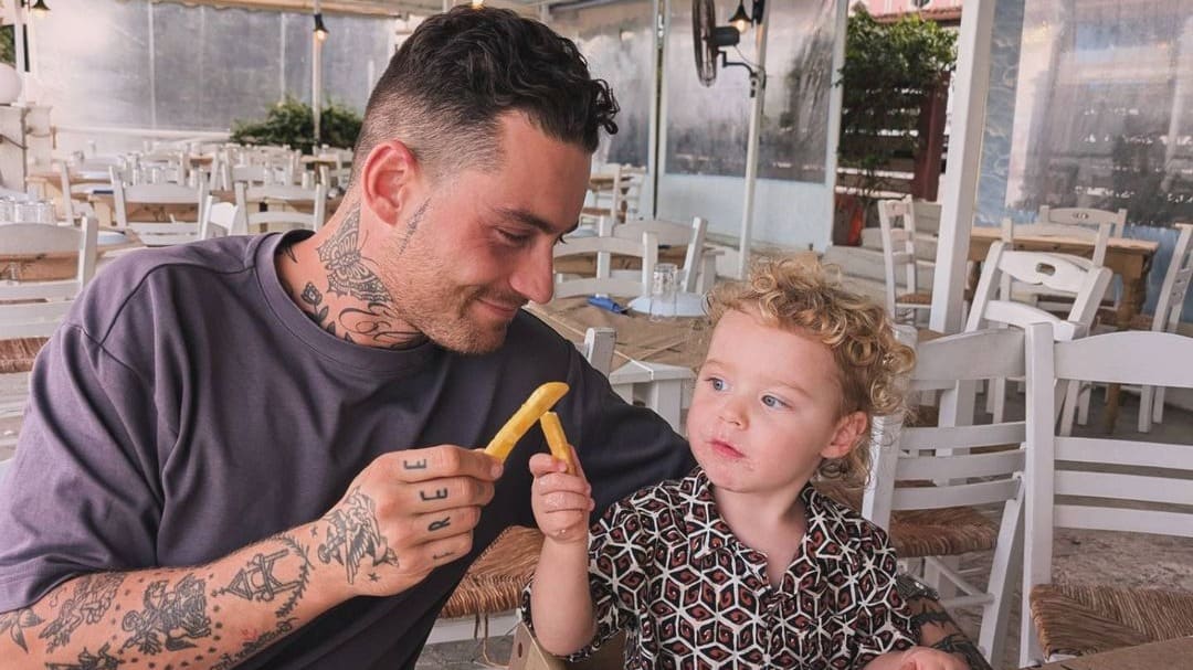 Douwe Bob deelt kwetsbare momenten met zoontje