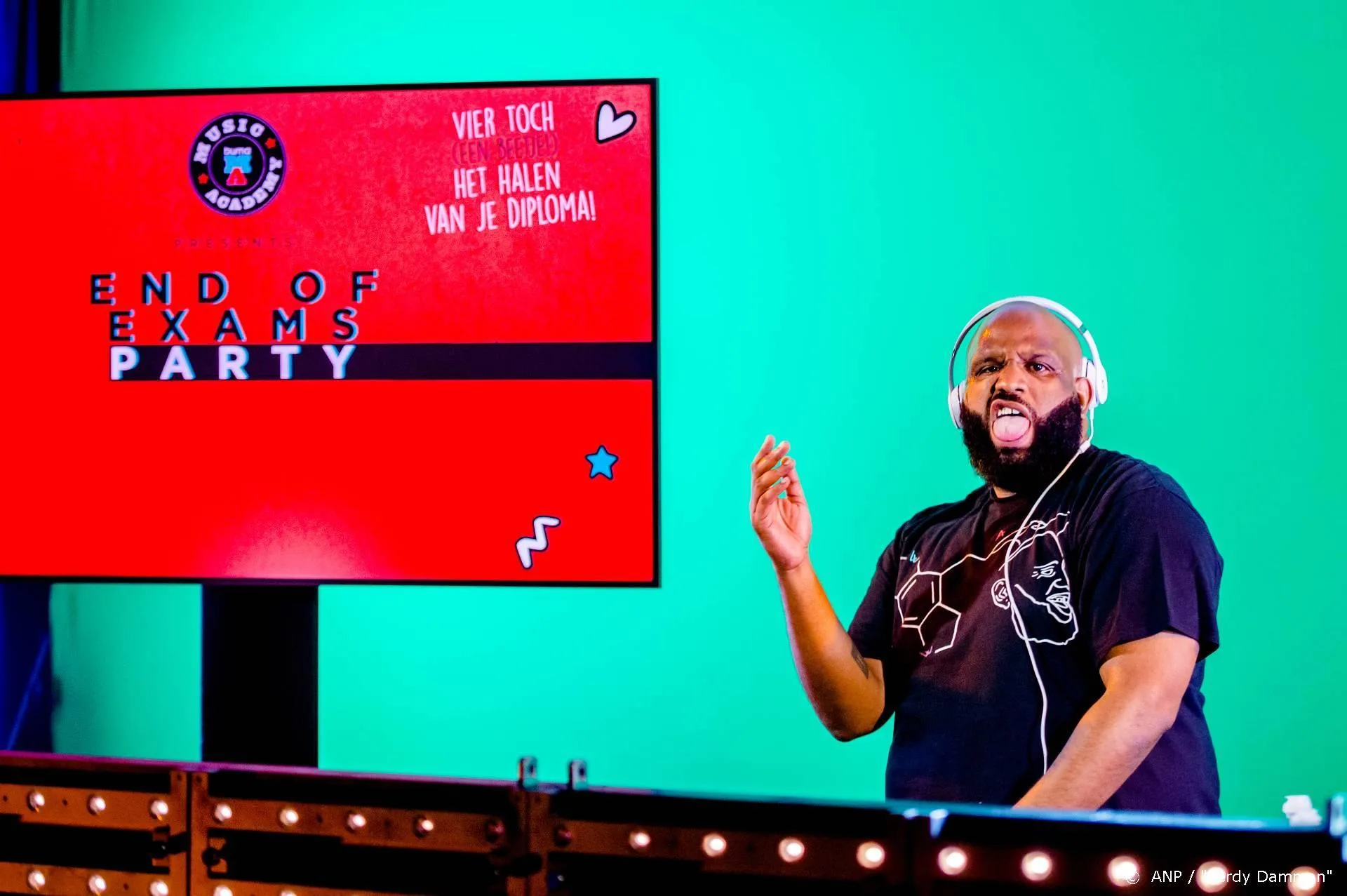 Willie Wartaal doet dj-sets in museum Voorlinden