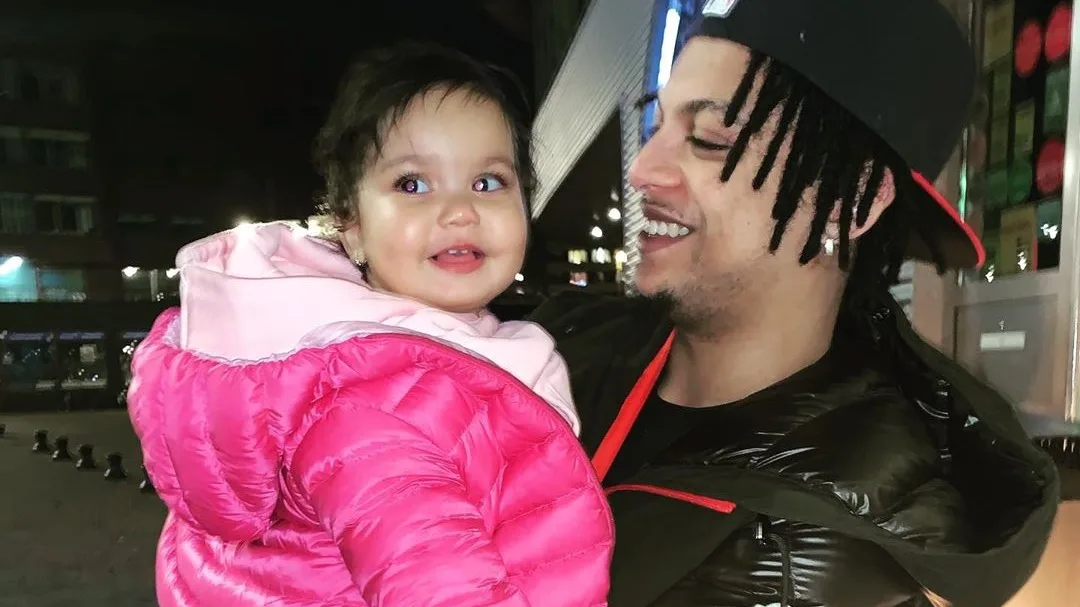 Ronnie Flex verbaasd na bizarre uitspraak dochter