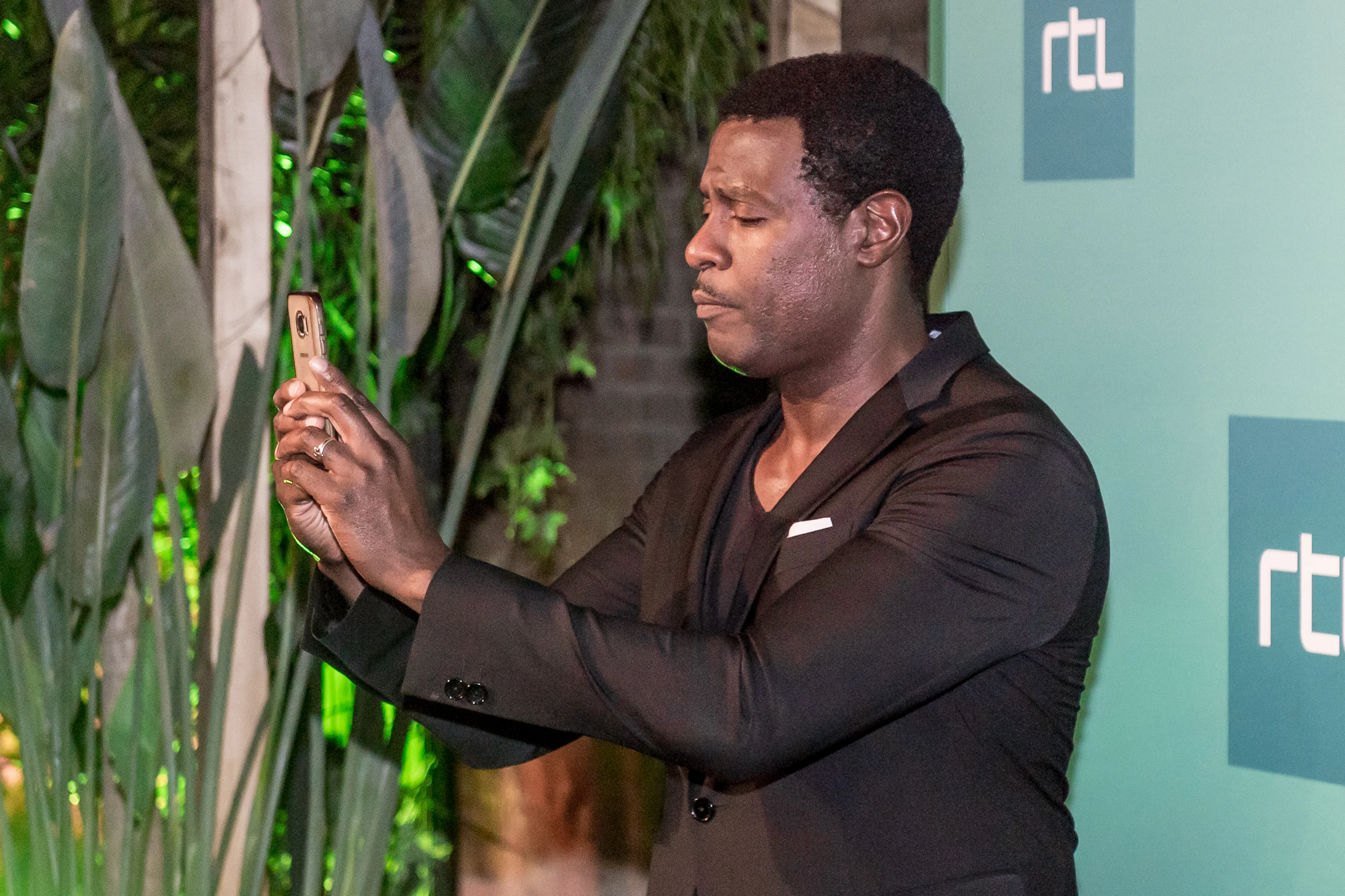 Heeft John Williams botox in zijn gezicht?