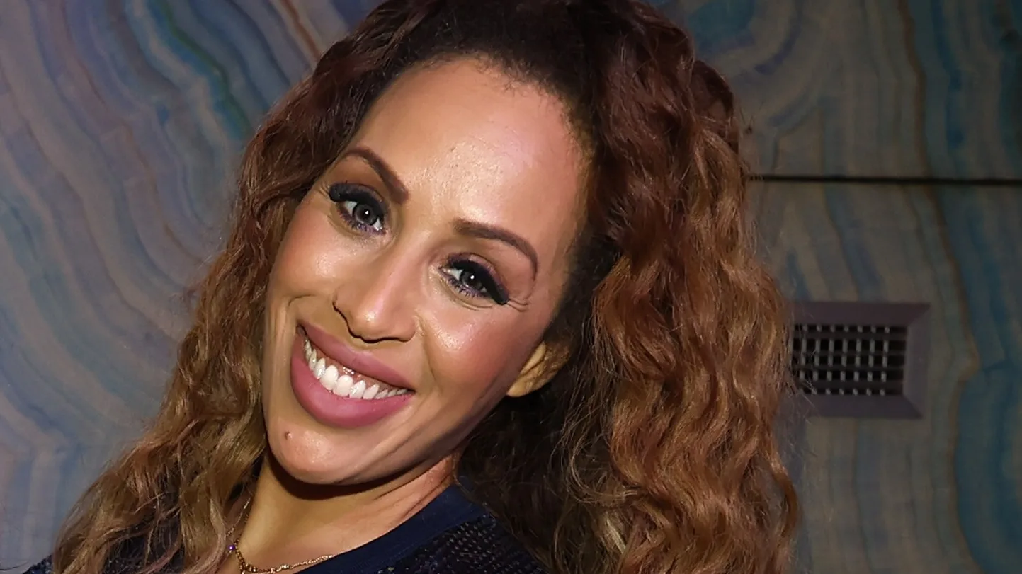 ZIEN: Hilarische blunder van Glennis Grace op het podium