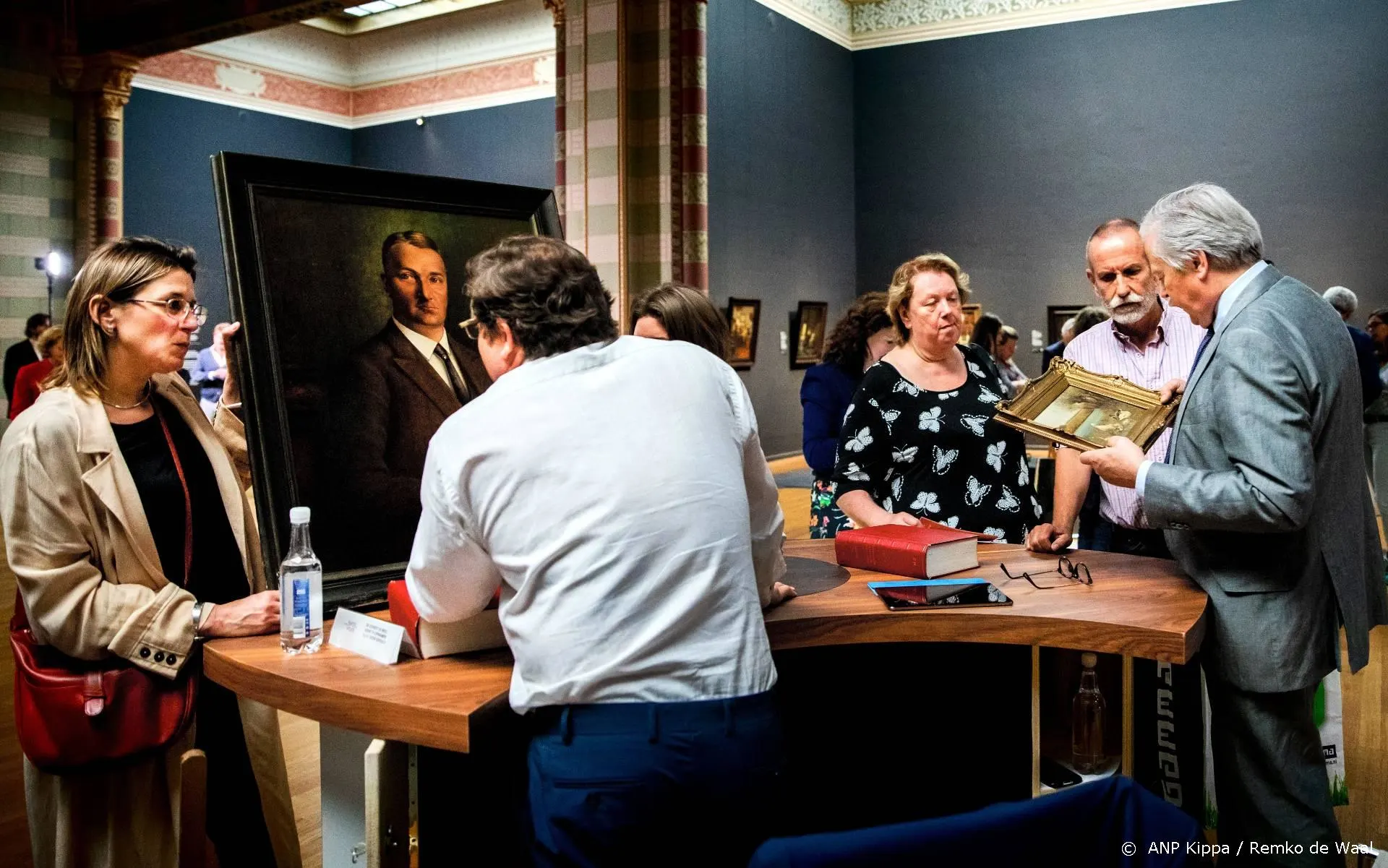 WOW! Boek blijkt bij Tussen Kunst en Kitsch ton waard