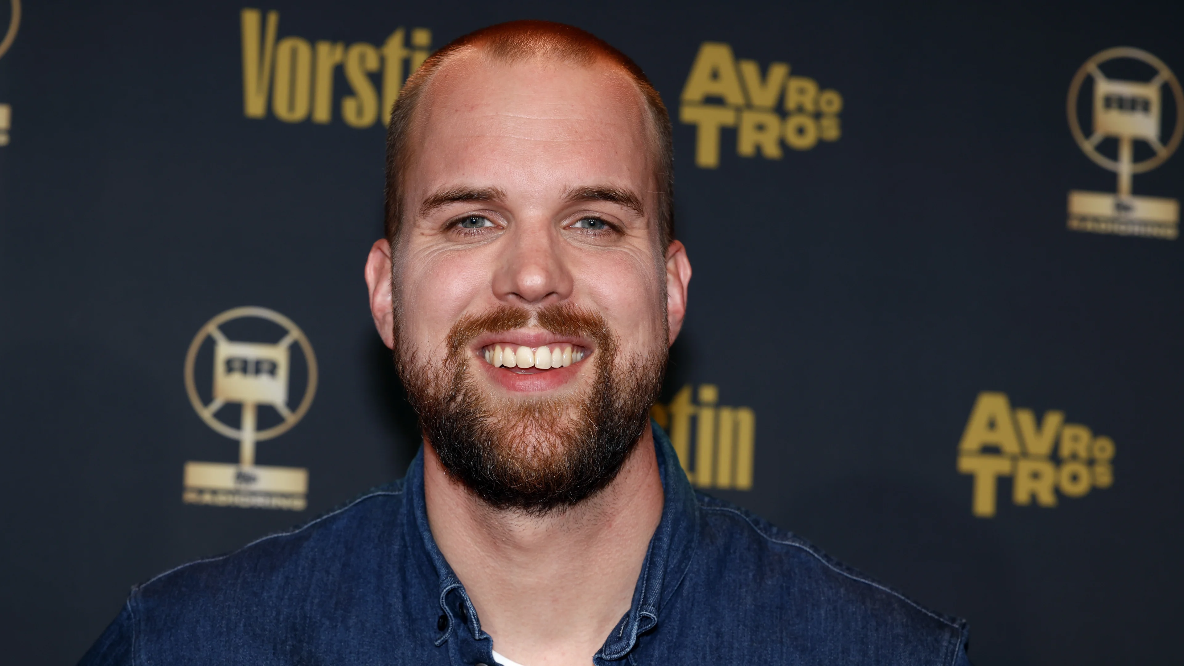 3FM-dj haalt nu al gigantisch bedrag binnen voor Glazen Huis