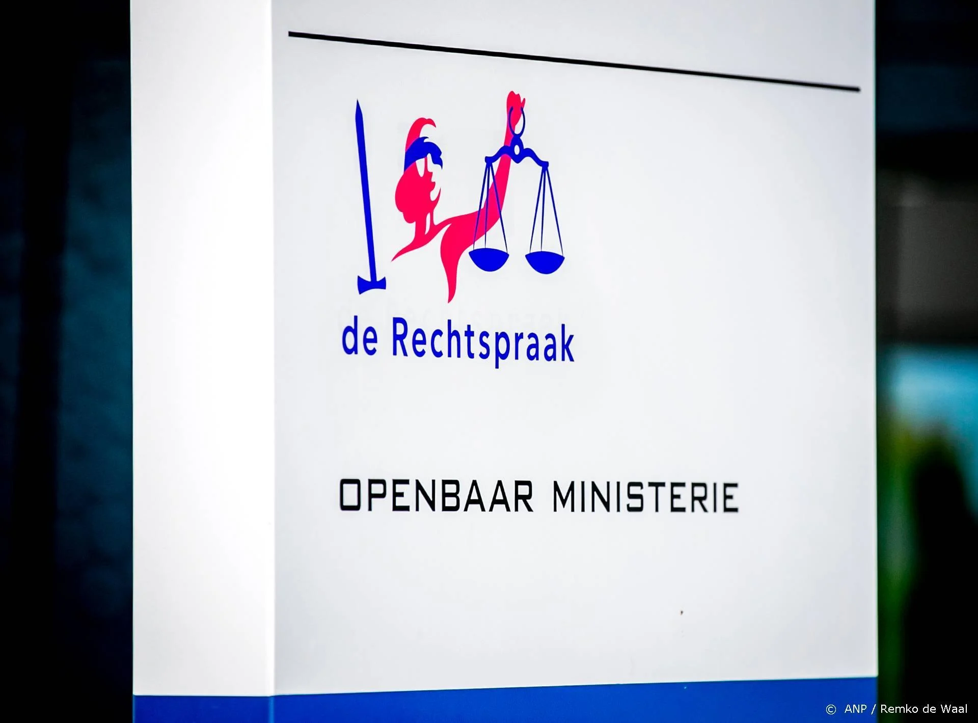 Drie verdachten handel valse merkartikelen langer vast