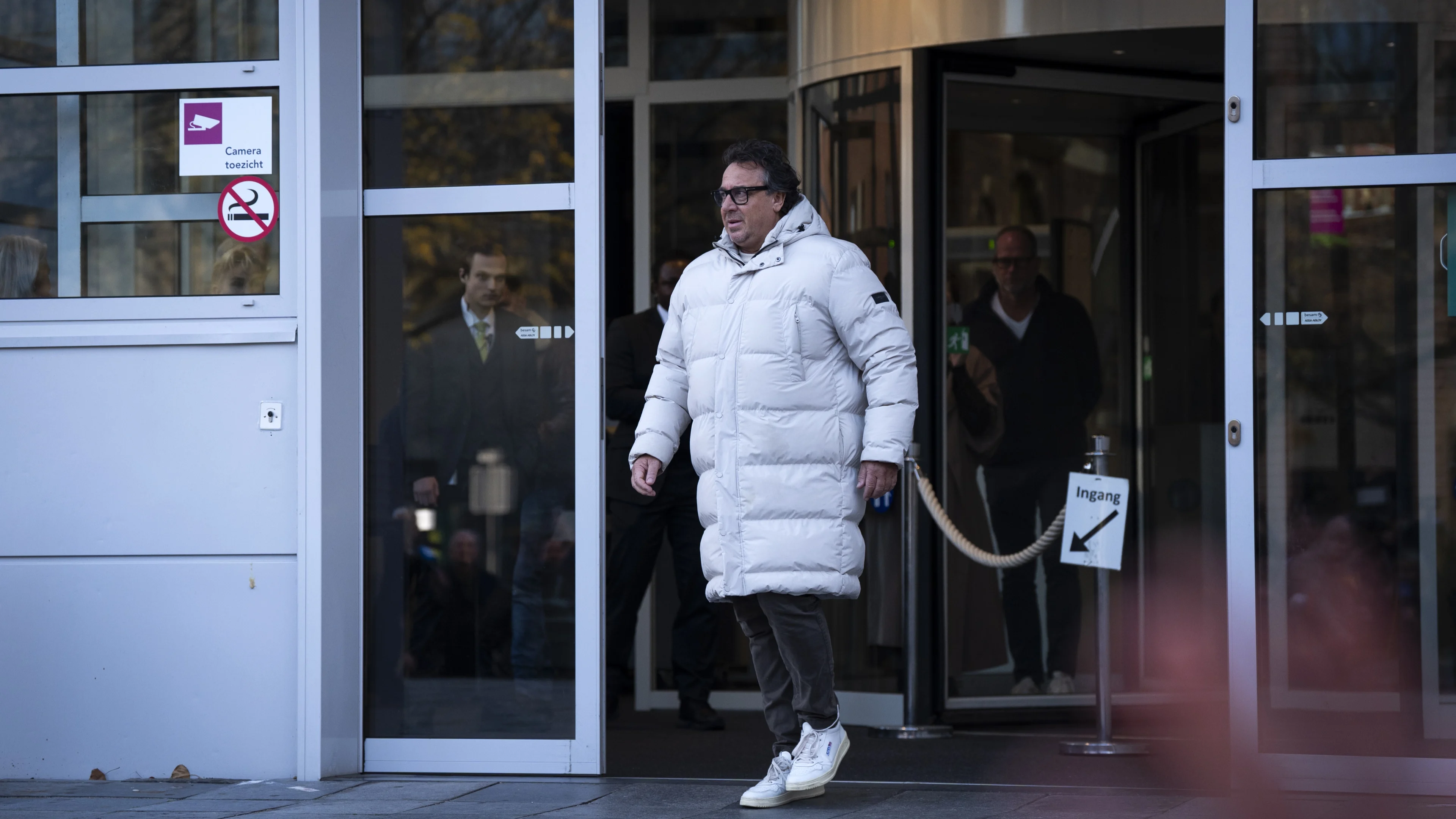LIVE: Marco Borsato verlaat onder luid applaus rechtszaal