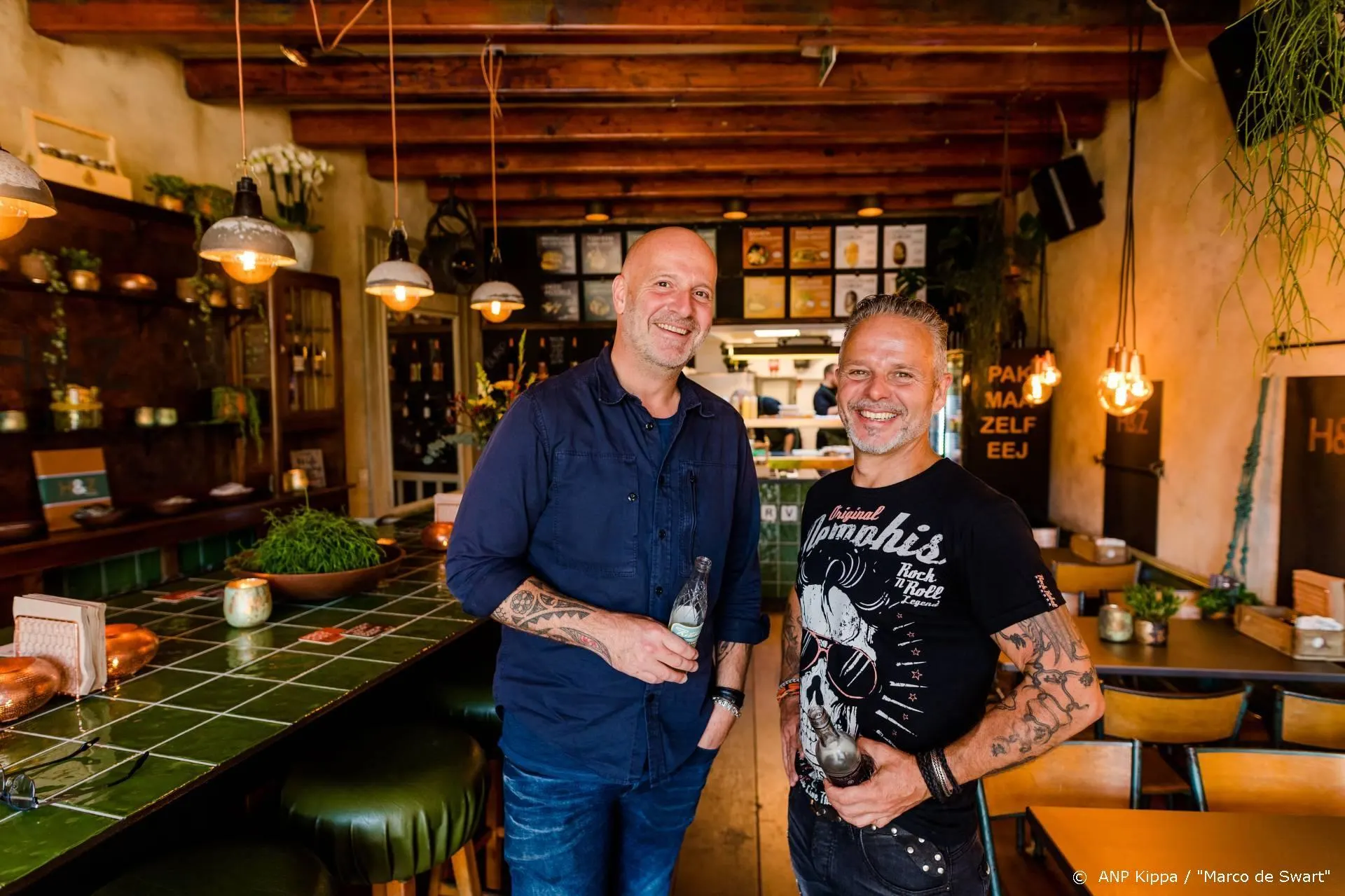 BLØF-zanger Paskal Jakobsen brengt kookboek uit