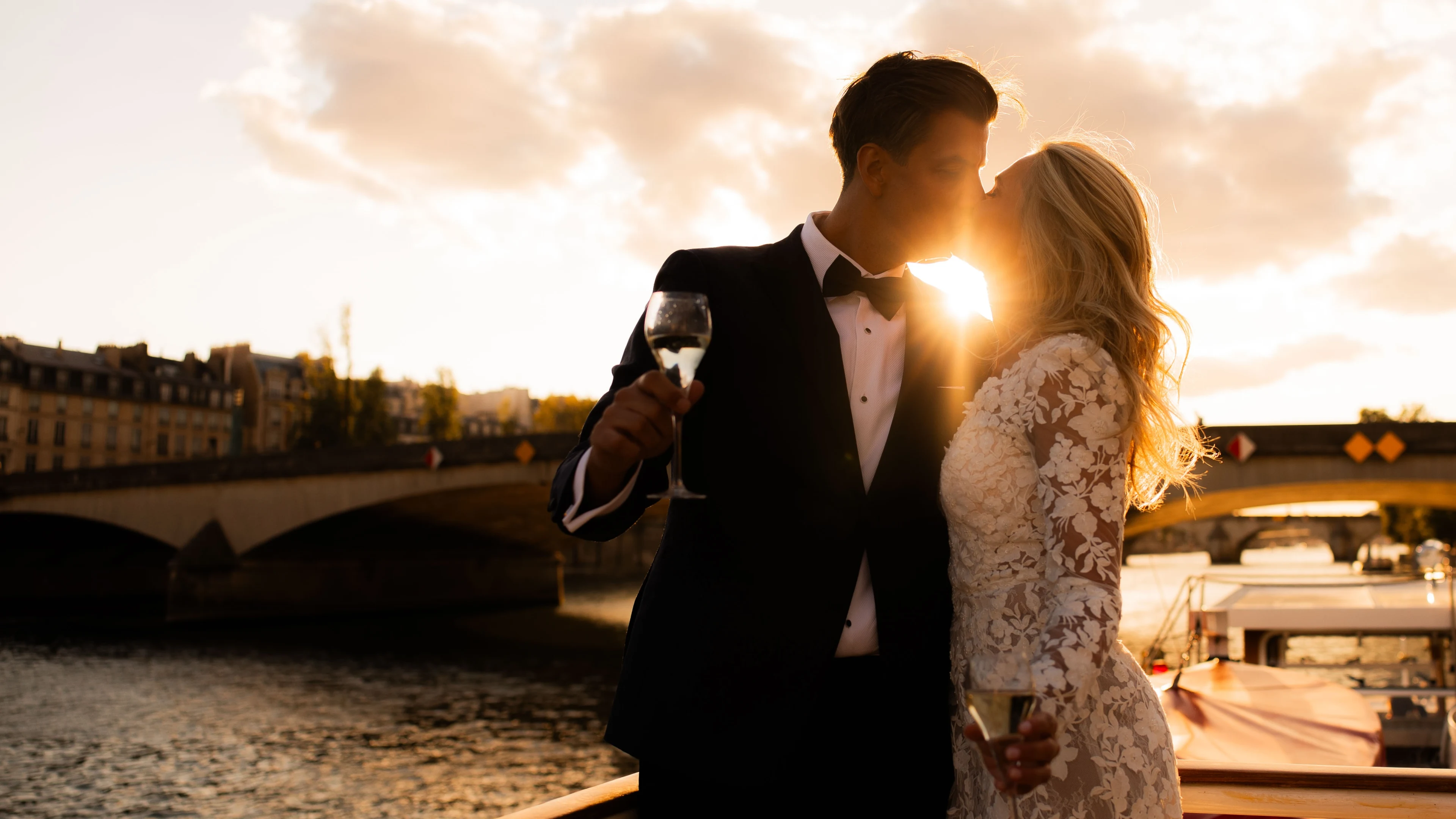 Verrassingsoptreden van jeugdheld bij bruiloft Rob Kemps