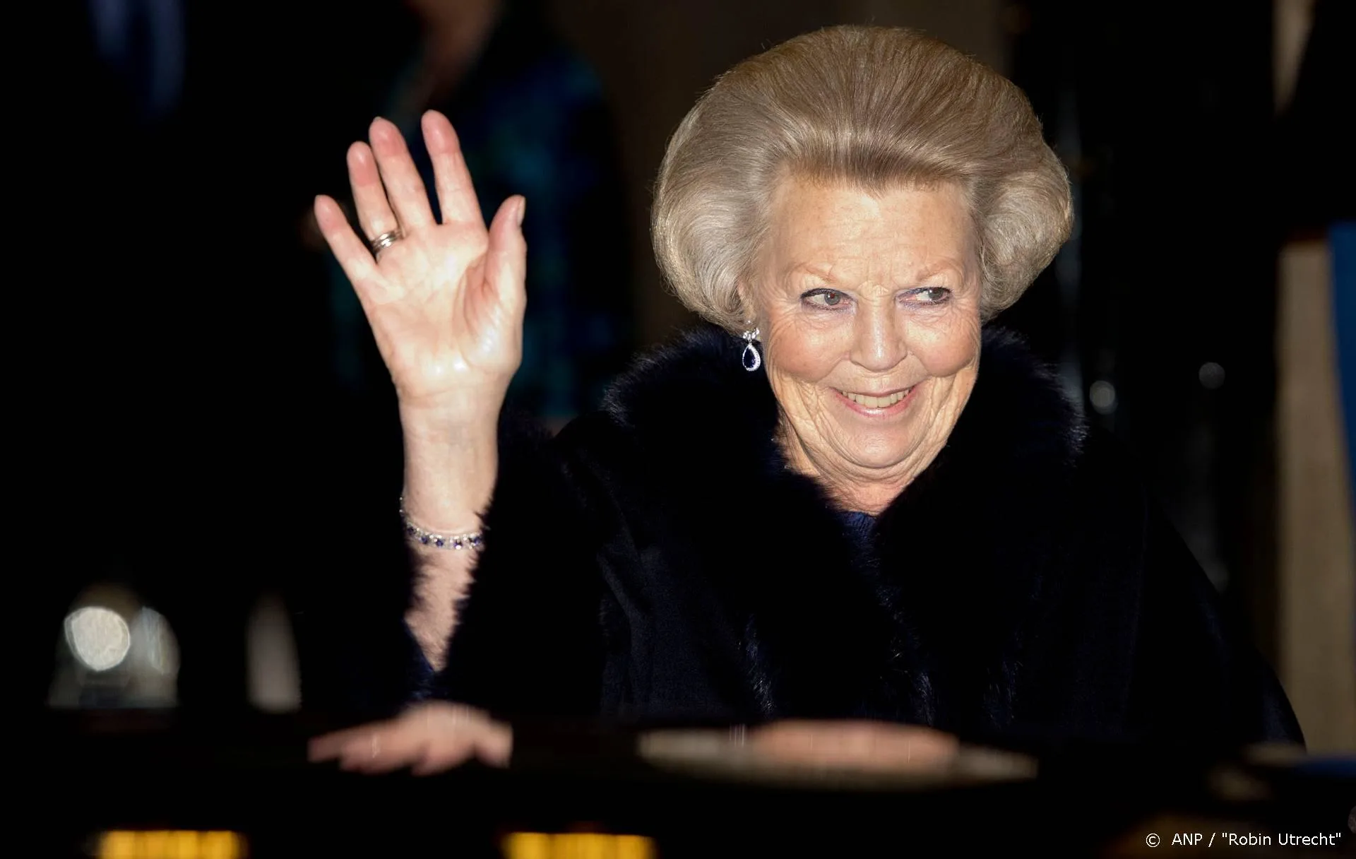 Eerste aflevering De zware jas van Beatrix trekt 775.000 kijkers