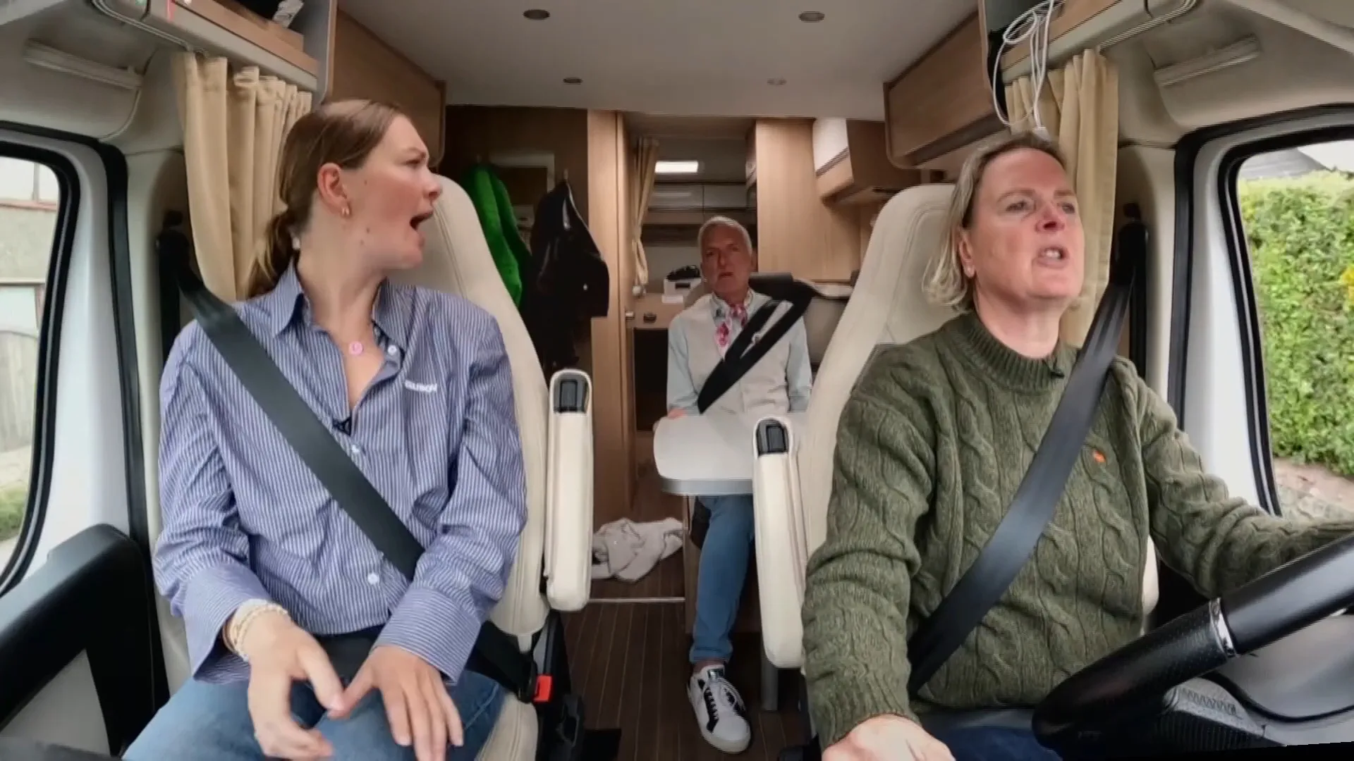 Maxime is het gegil van Martien zat en flipt (Chateau Meiland En Route)