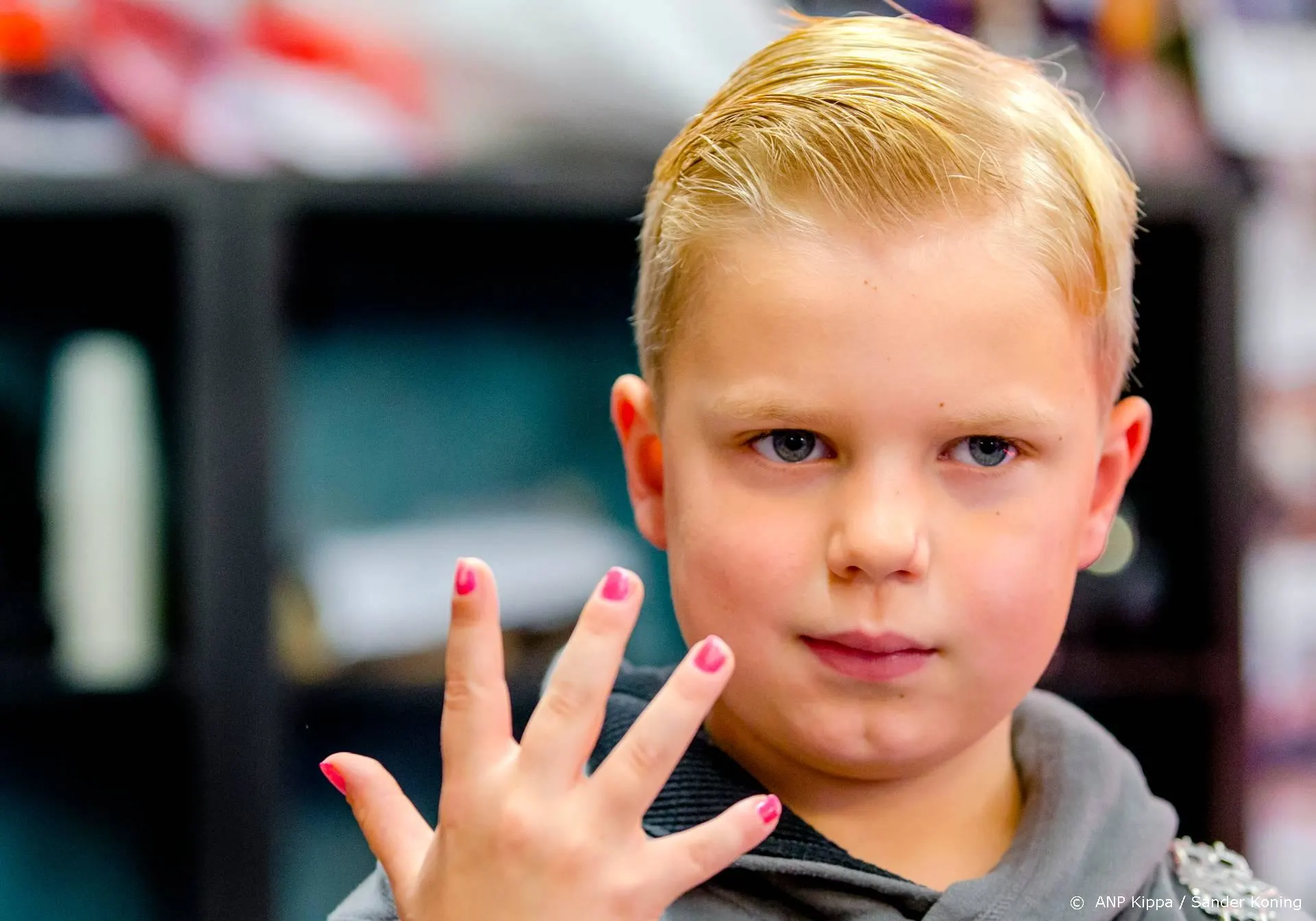 Ziekenhuis koopt robotarm van Tijns nagellak