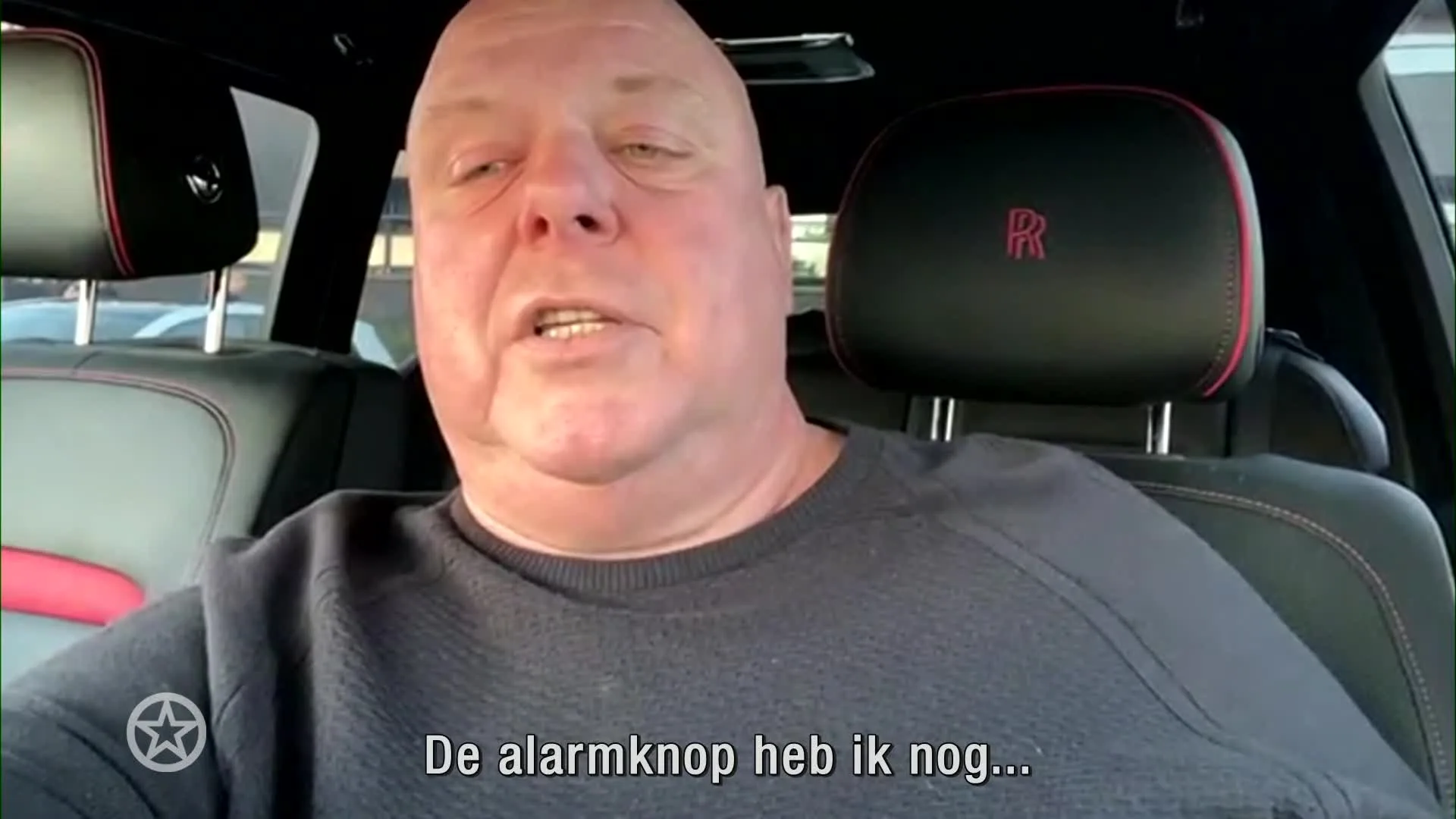 Peter Gillis reageert op zijn plek op een dodenlijst