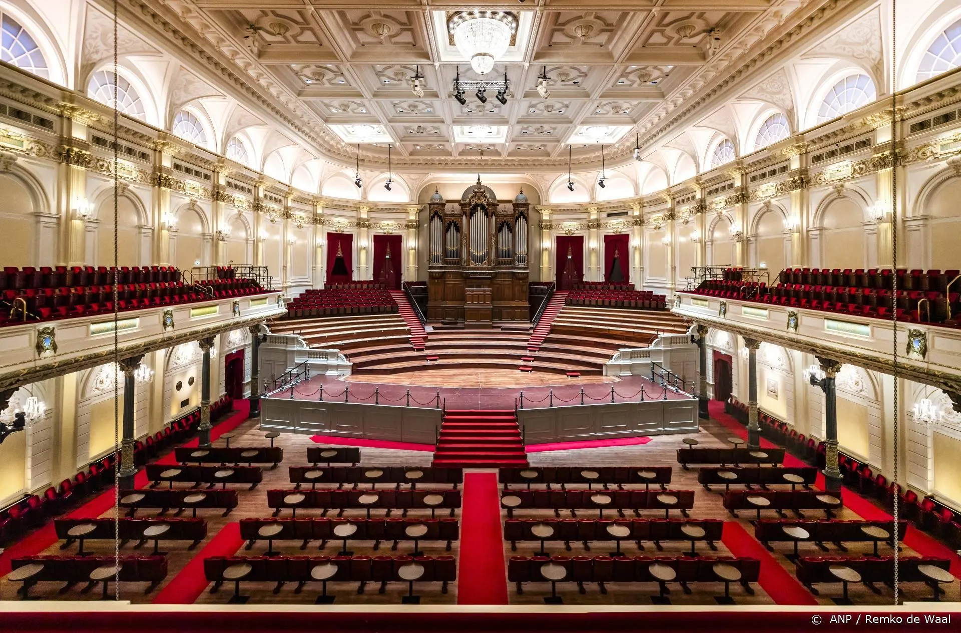 Concertgebouw weer open voor publiek met 68 musici op podium