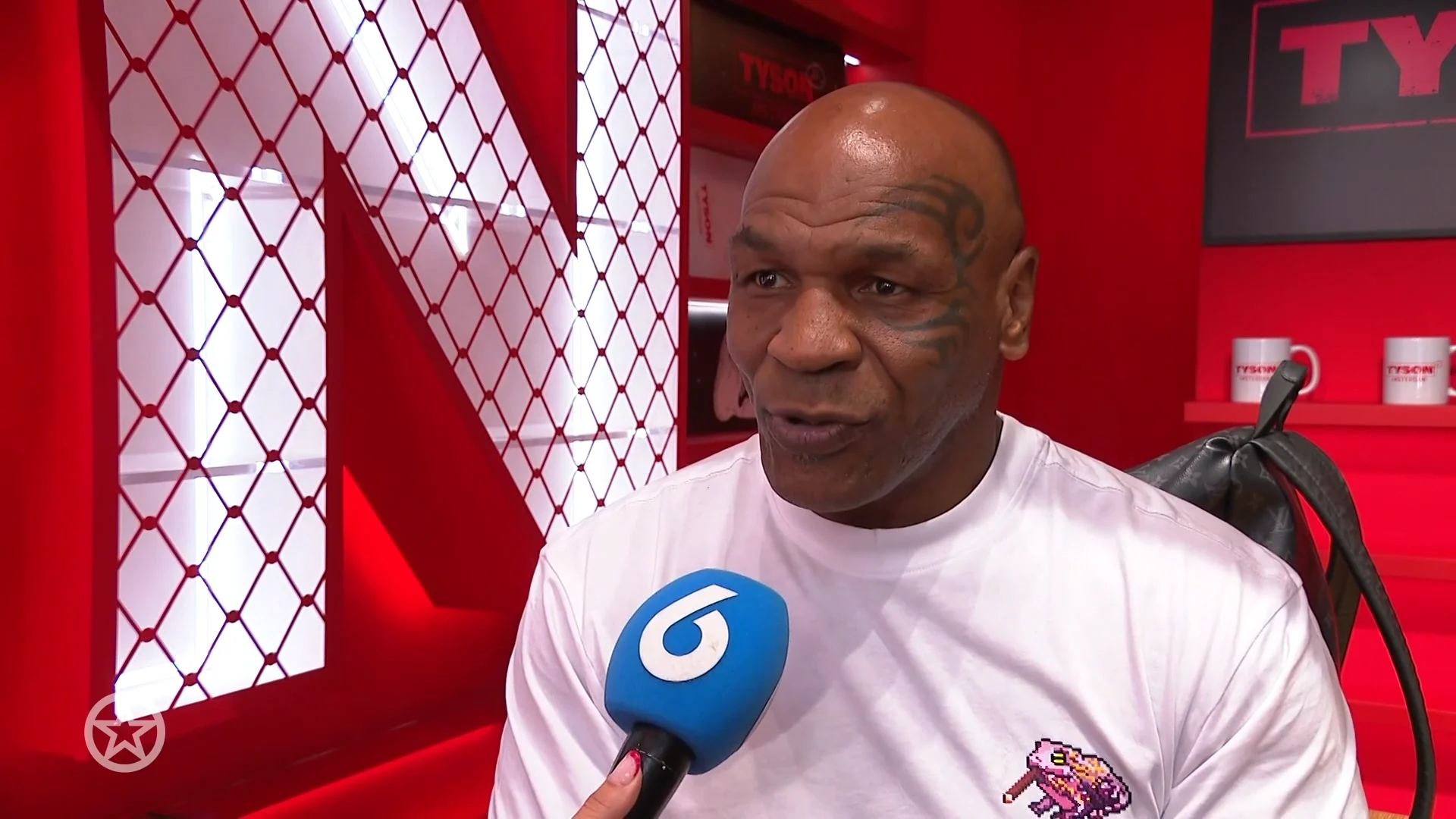 Mike Tyson praat Nederlands