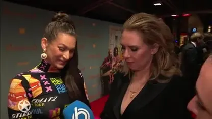 Kiest Eva van de Wijdeven voor een roze of blauw rompertje?