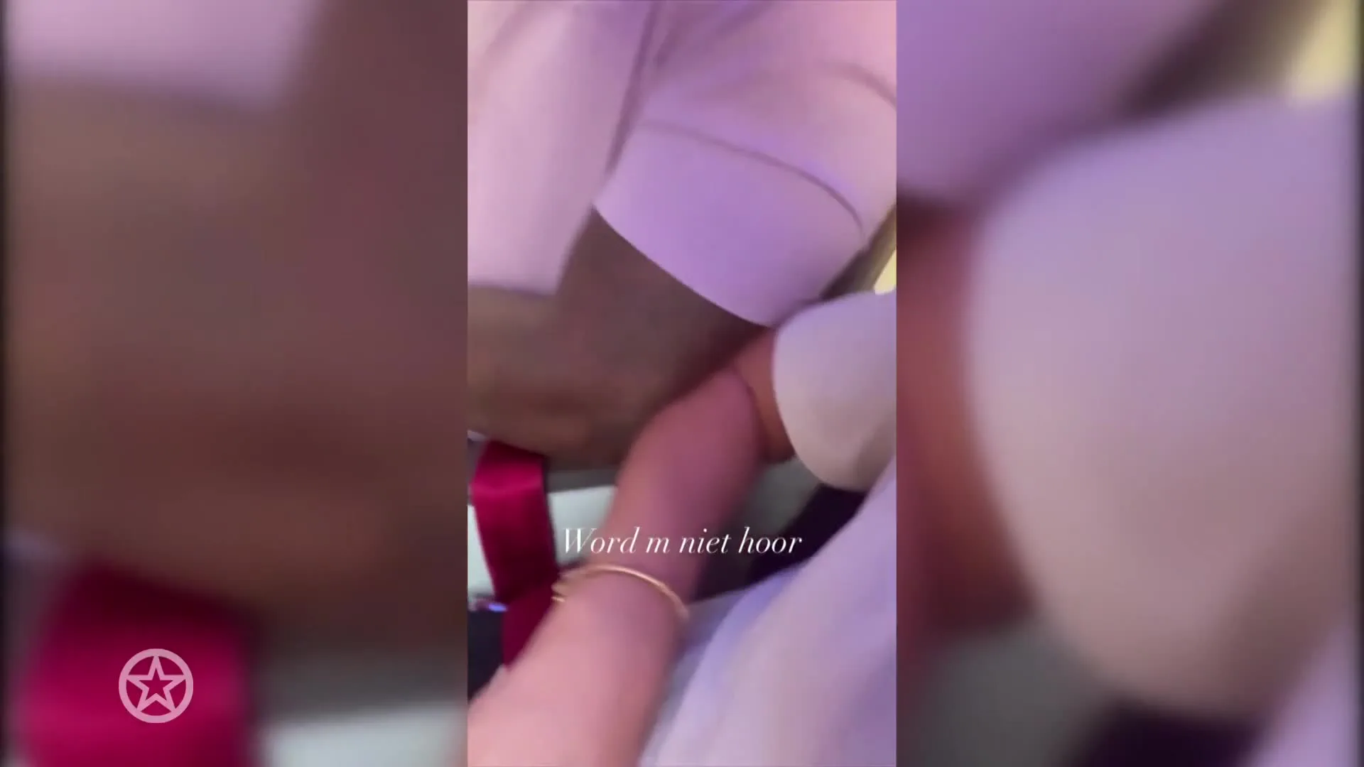 Irritaties Lil' Kleine in vliegtuig