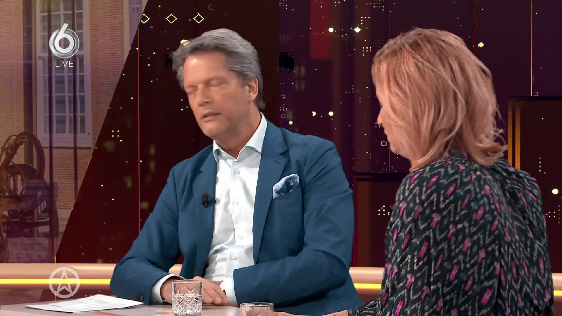 Prins Andrew moet titels inleveren