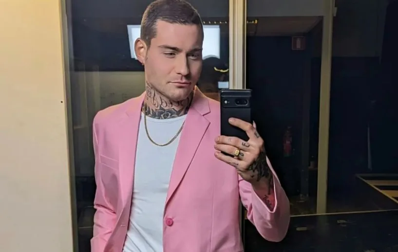 ZIEN: Douwe Bob geniet met gezin van vakantie 