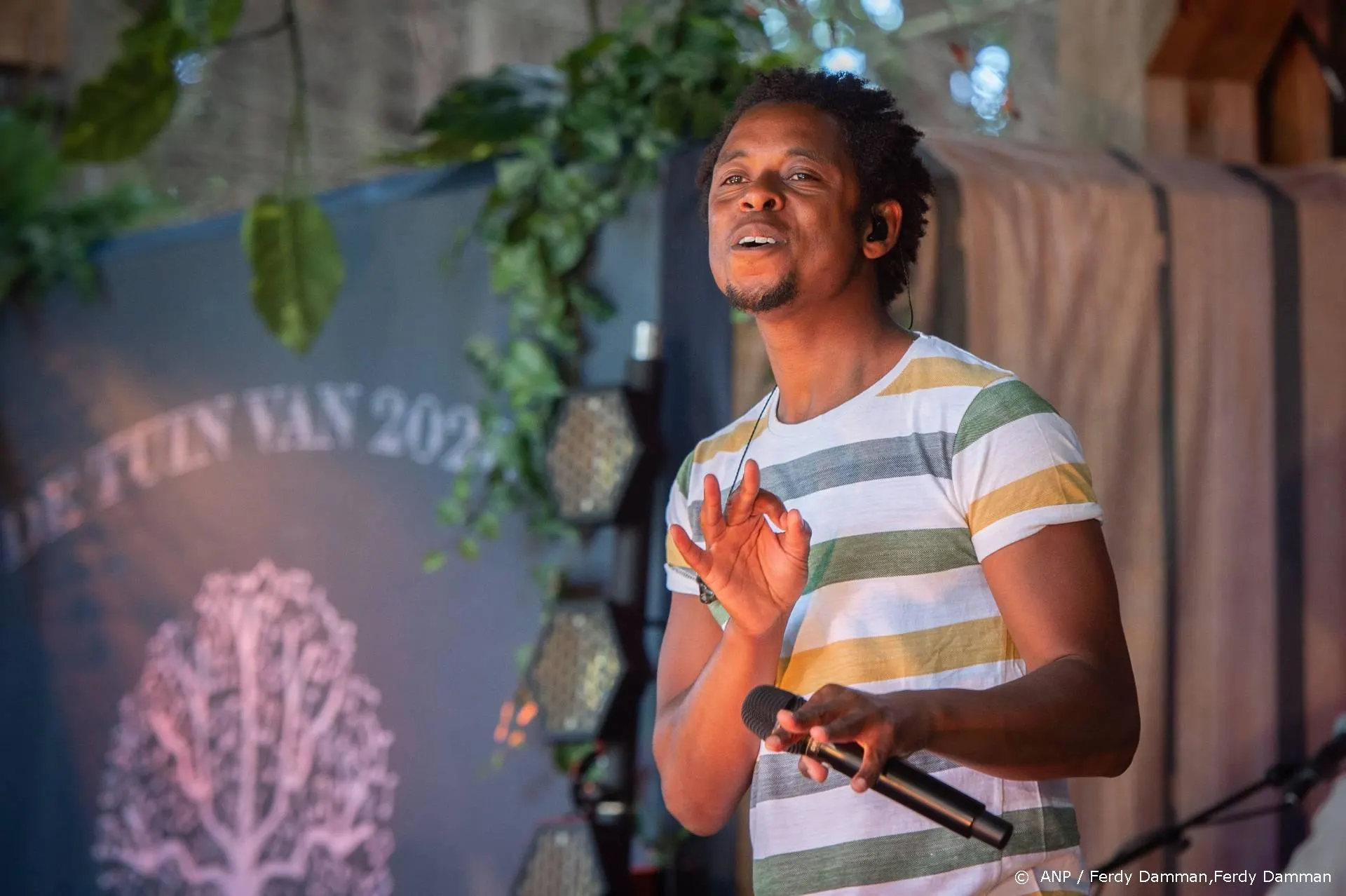 Typhoon met de dood bedreigd