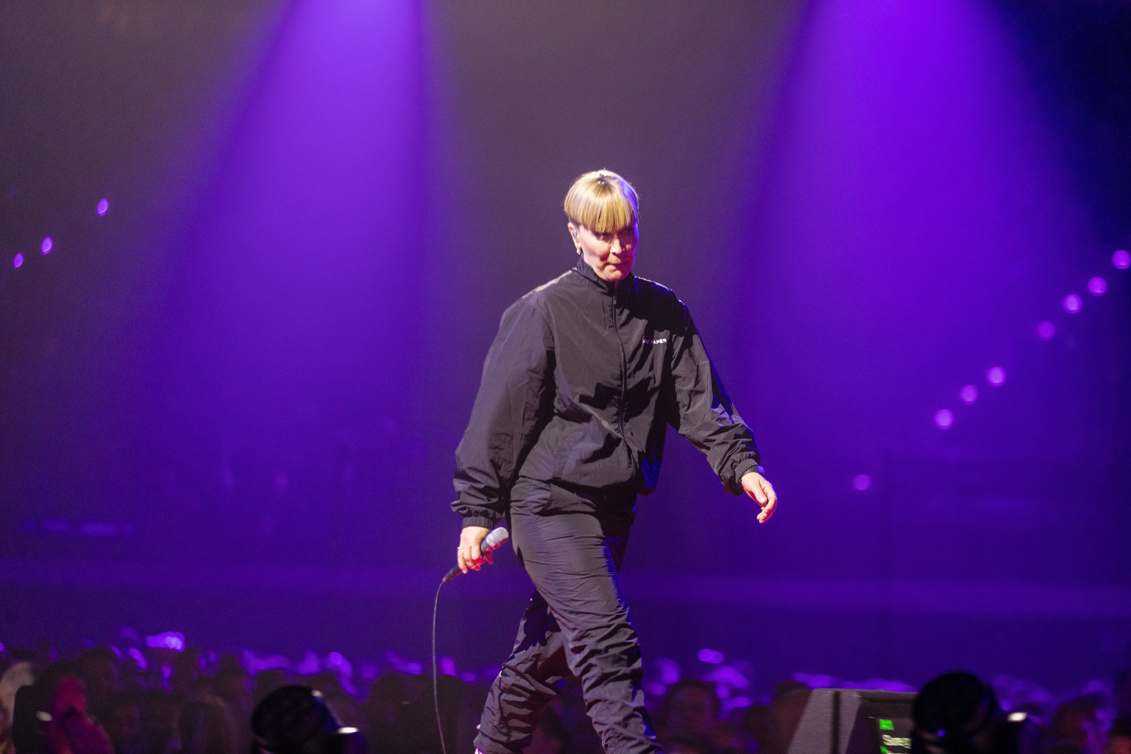 Anouk maakt zich zorgen: 'Oud en lelijk?'