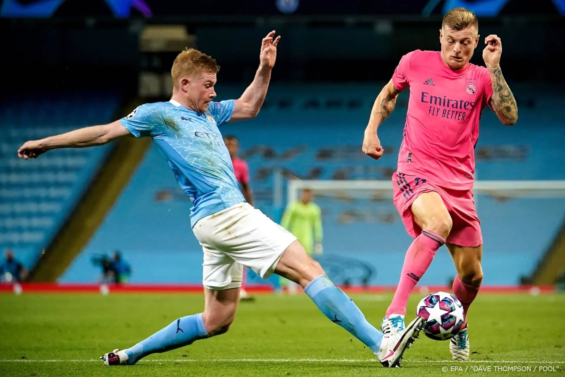 Half miljoen kijkers voor hervatting Champions League met Derksen